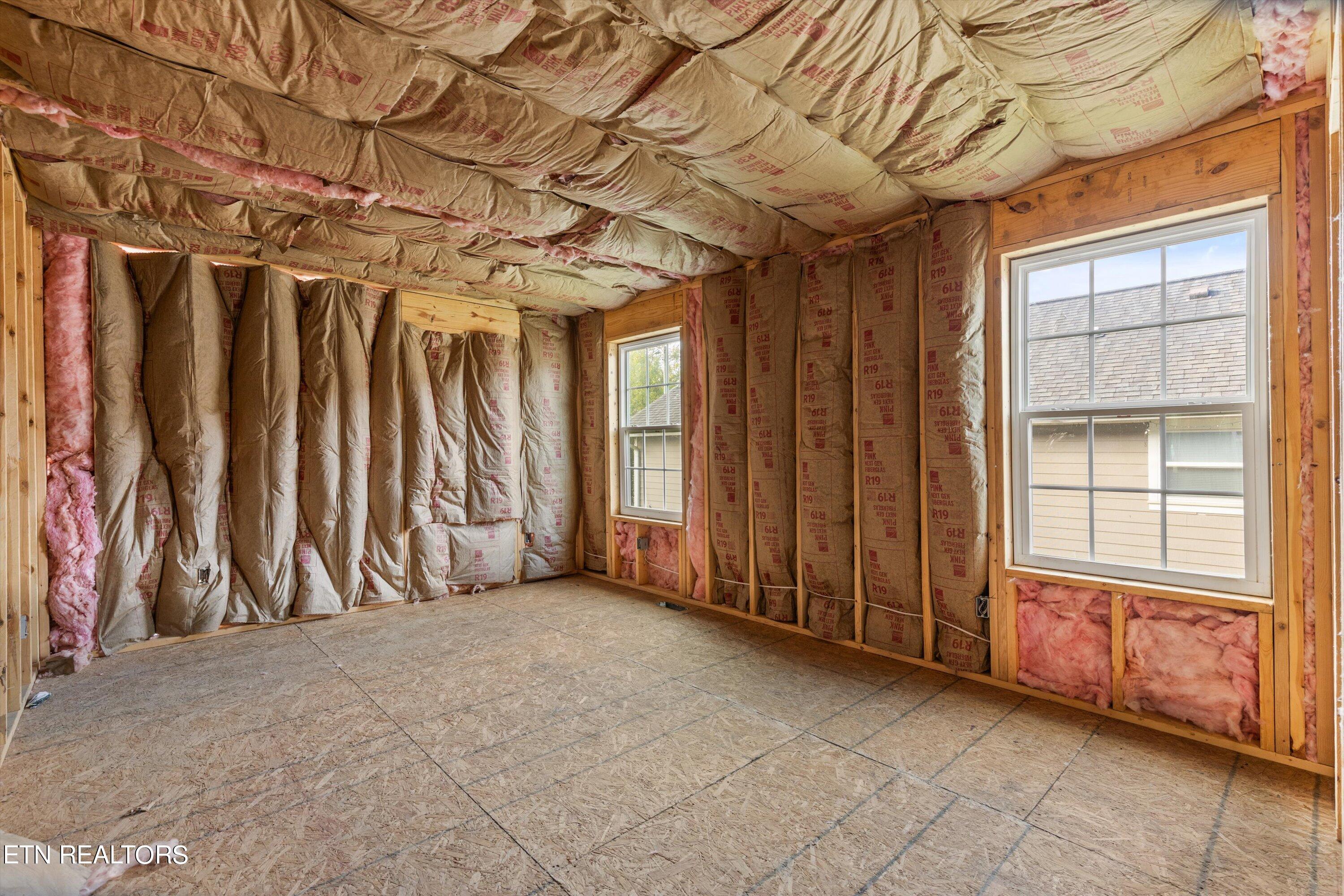 2415 Louise Ave Property Photo 15