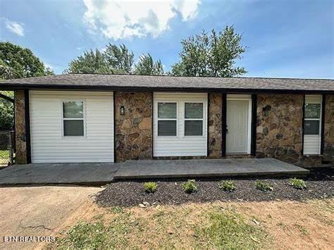 617 Ardmore Circle Property Photo 2