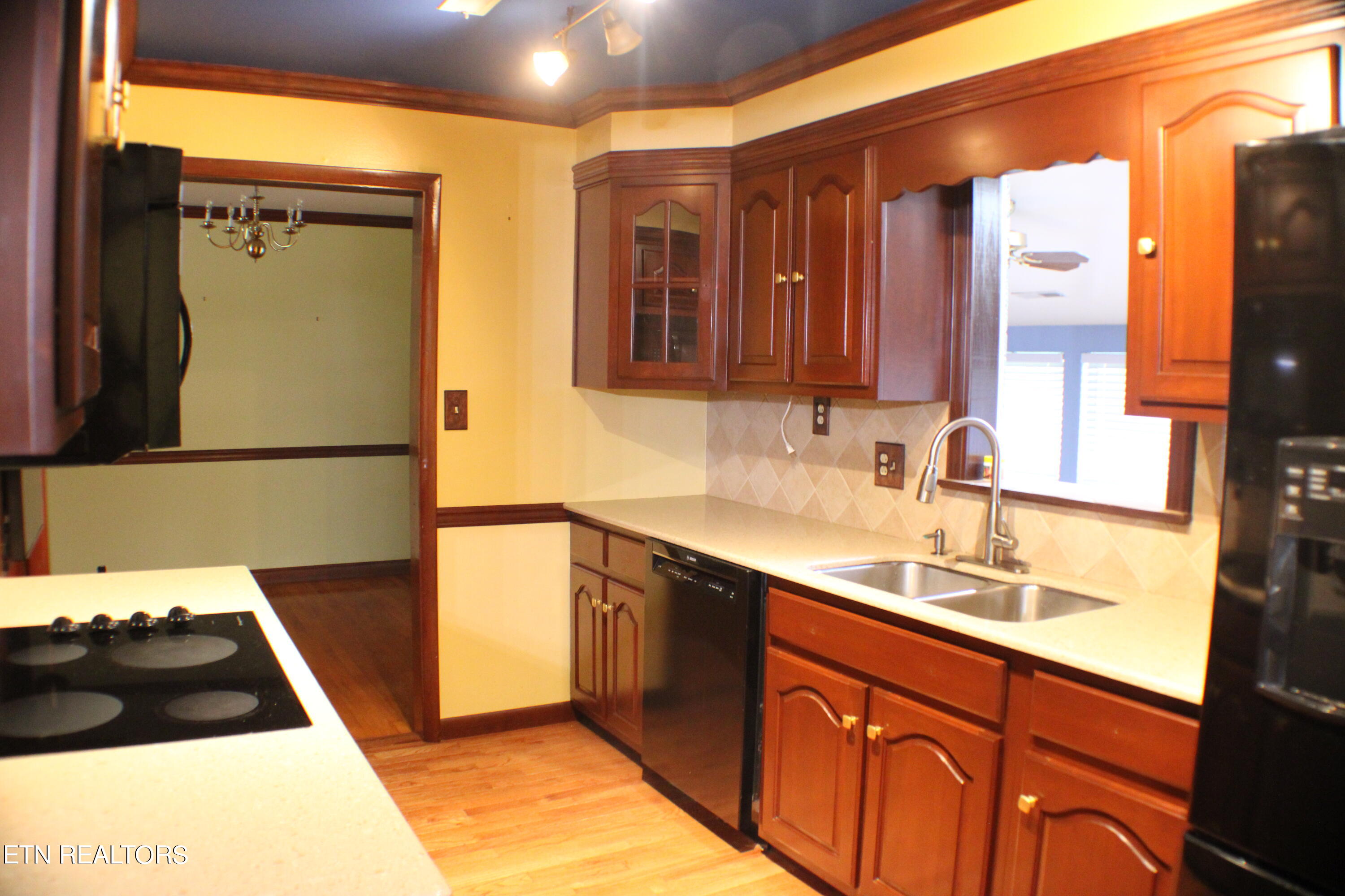 113 Hollywood Drive Property Photo 6