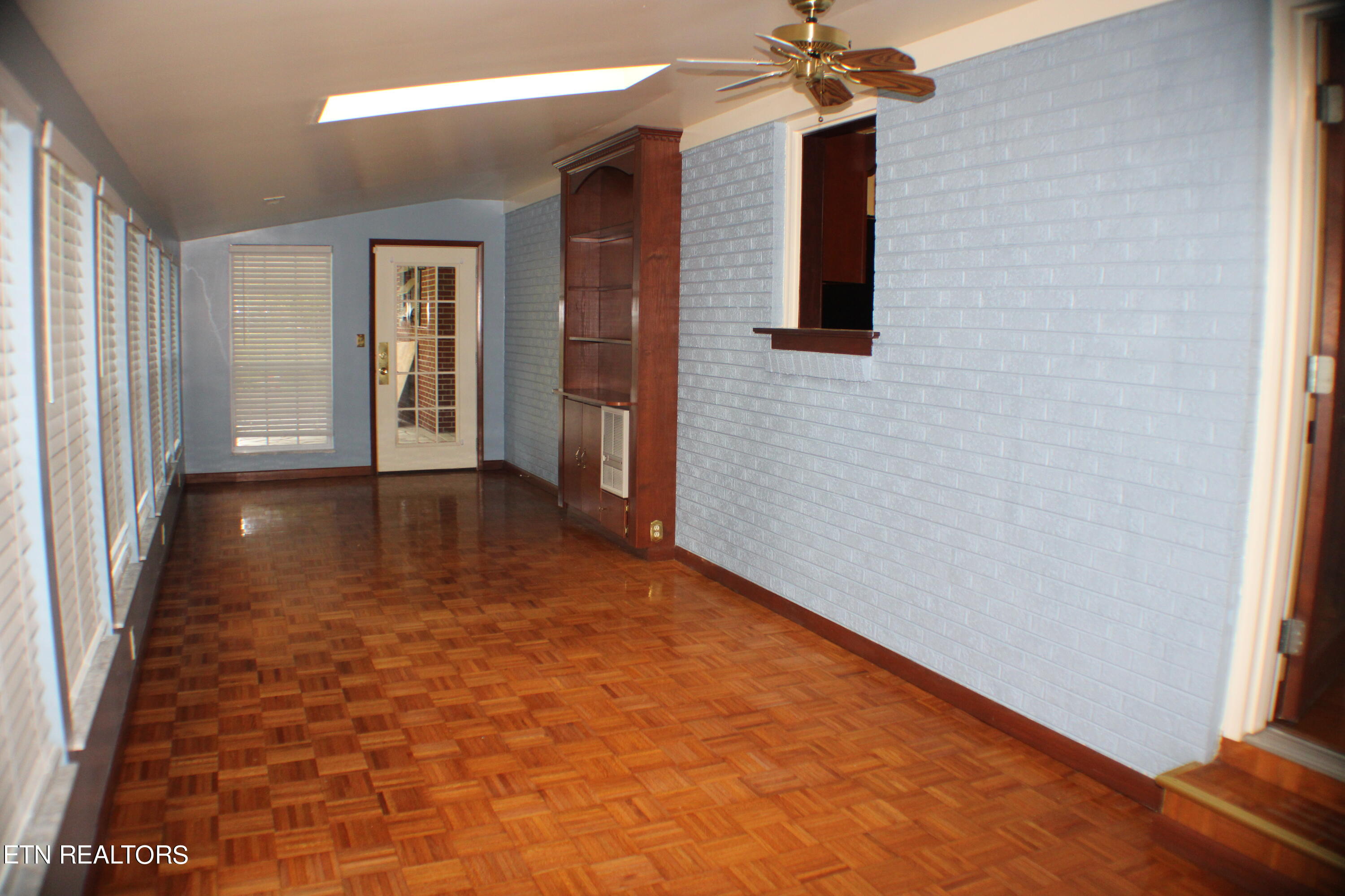 113 Hollywood Drive Property Photo 9