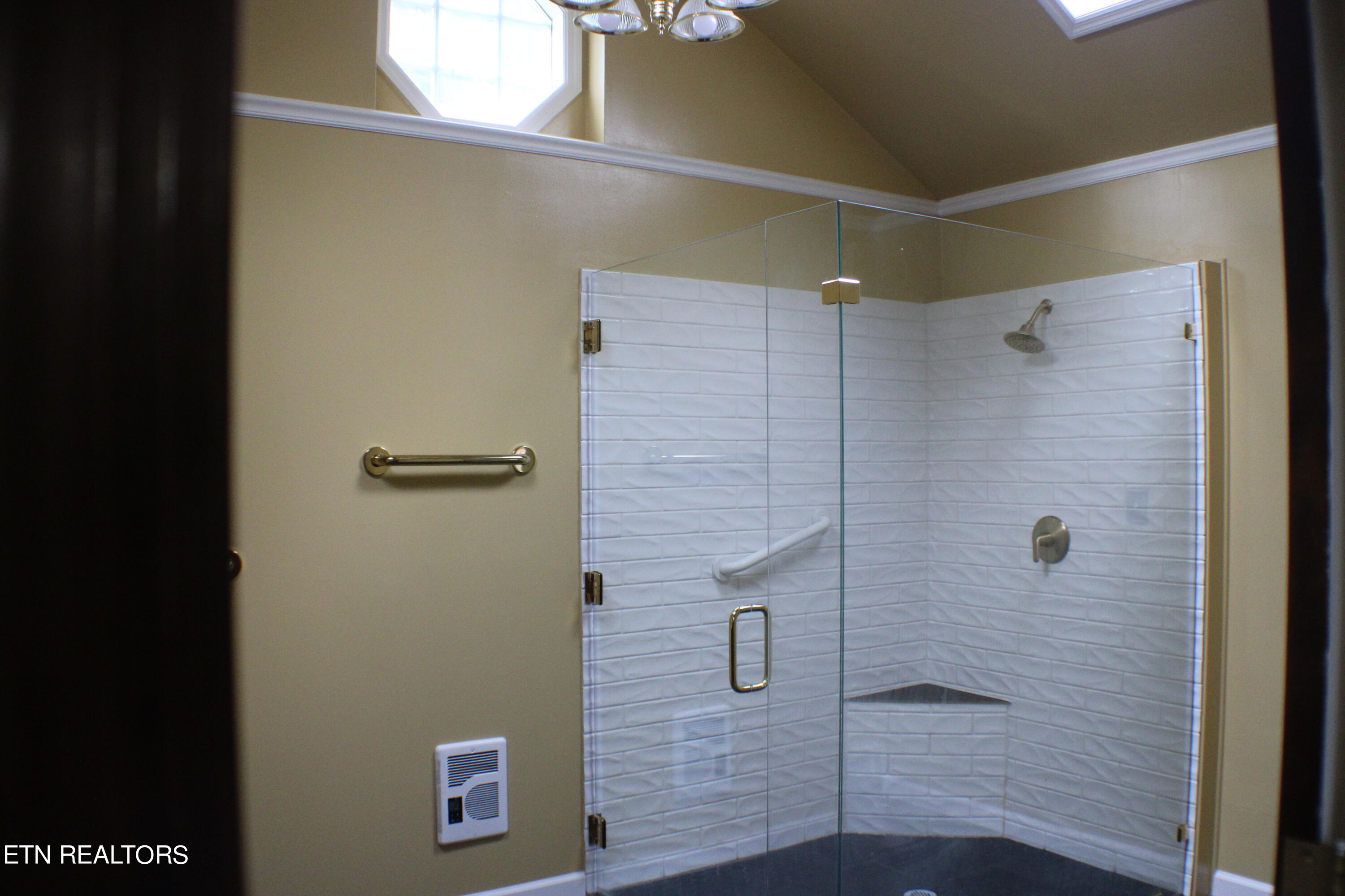 113 Hollywood Drive Property Photo 16