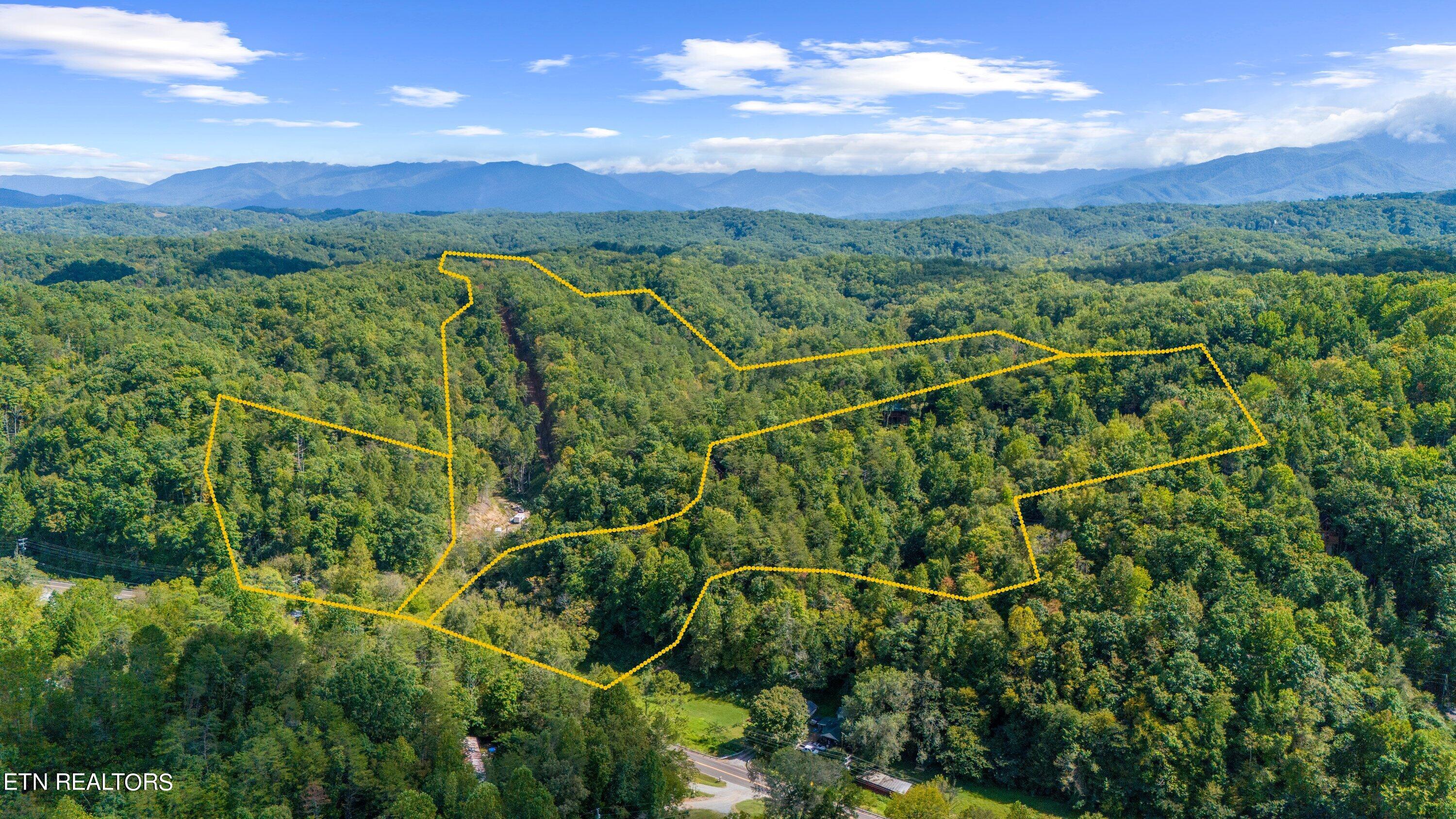 1876 Upper Middle Creek Rd Property Photo 2