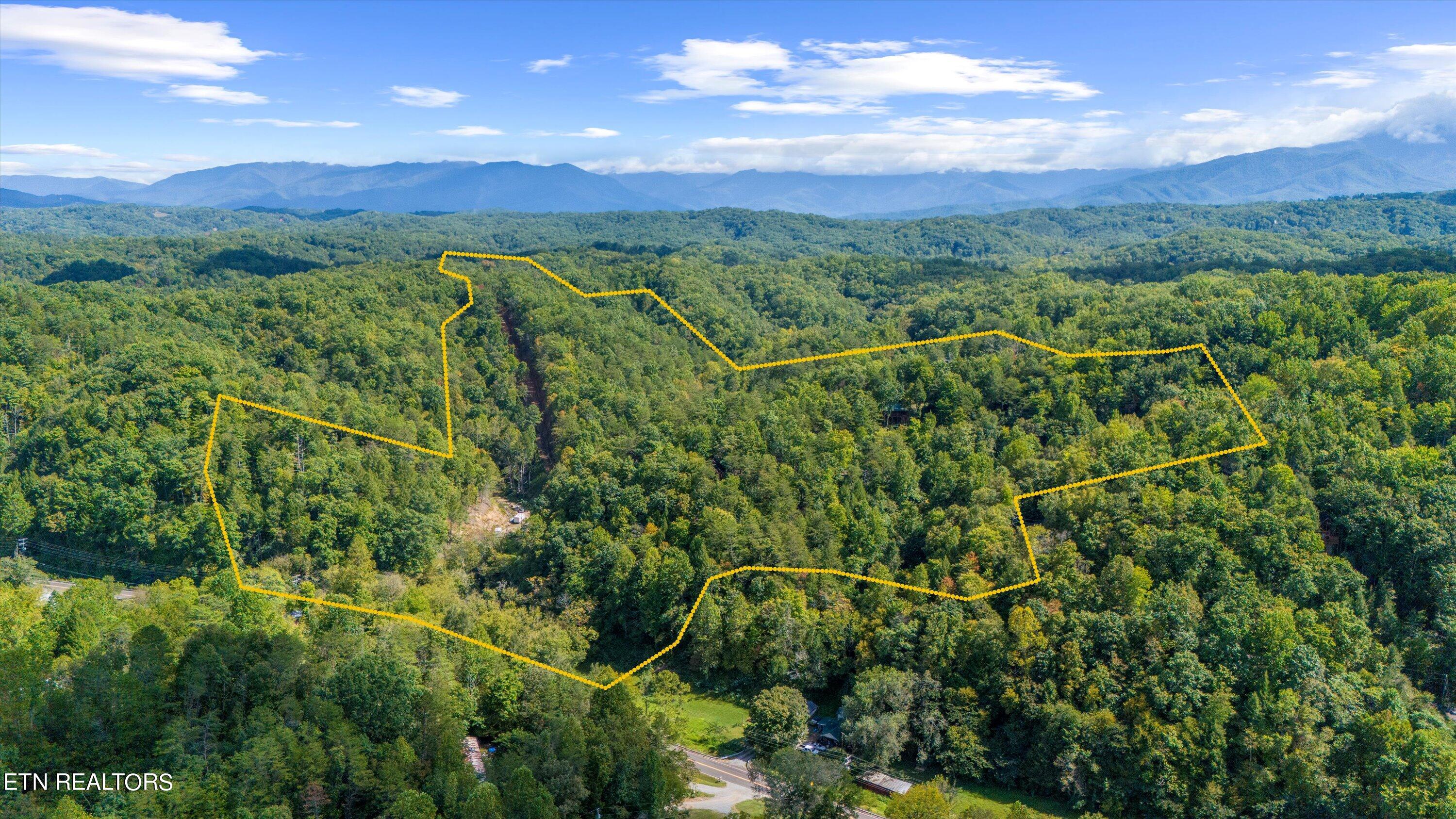 1876 Upper Middle Creek Rd Property Photo 3