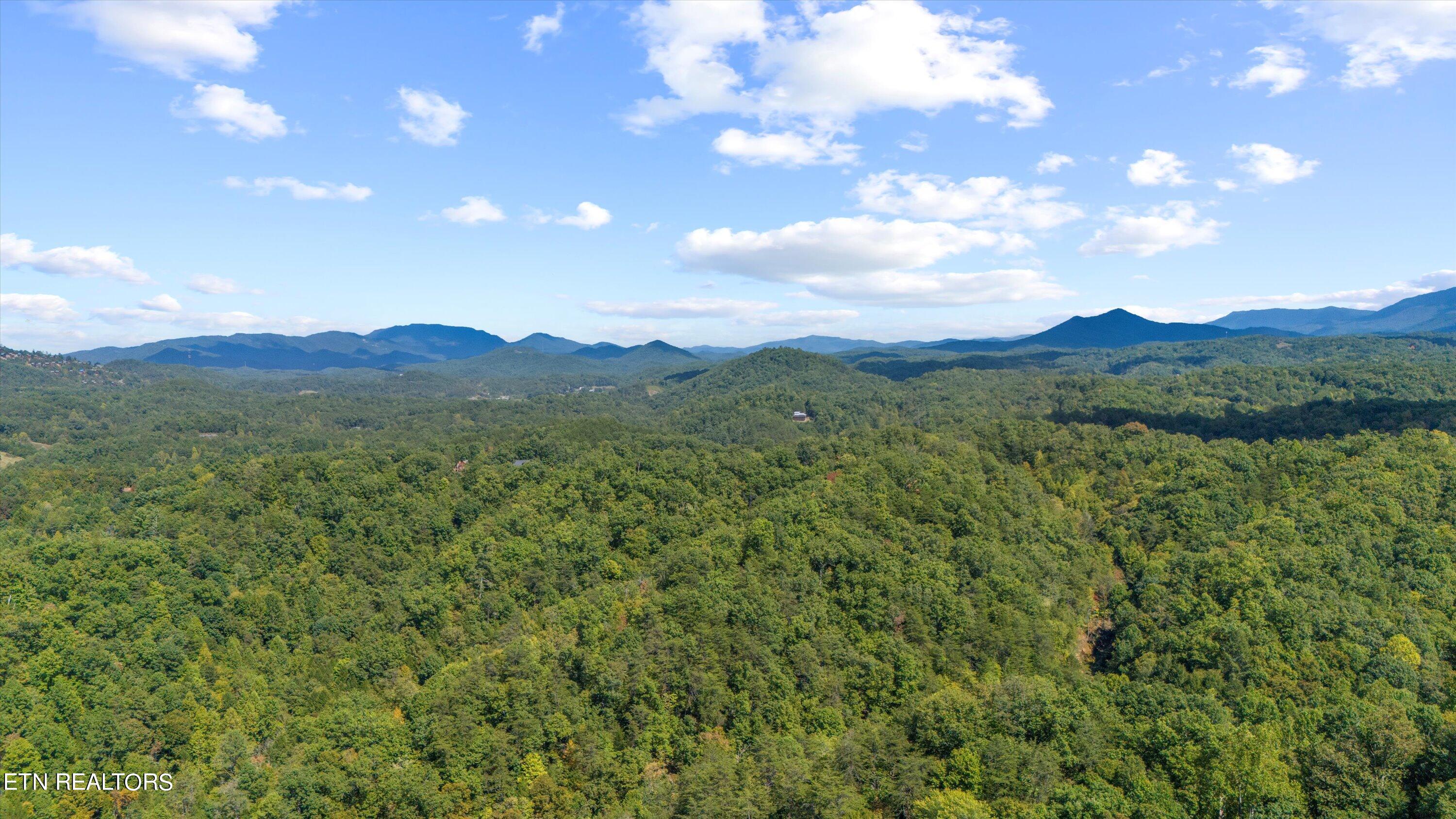 1876 Upper Middle Creek Rd Property Photo 18