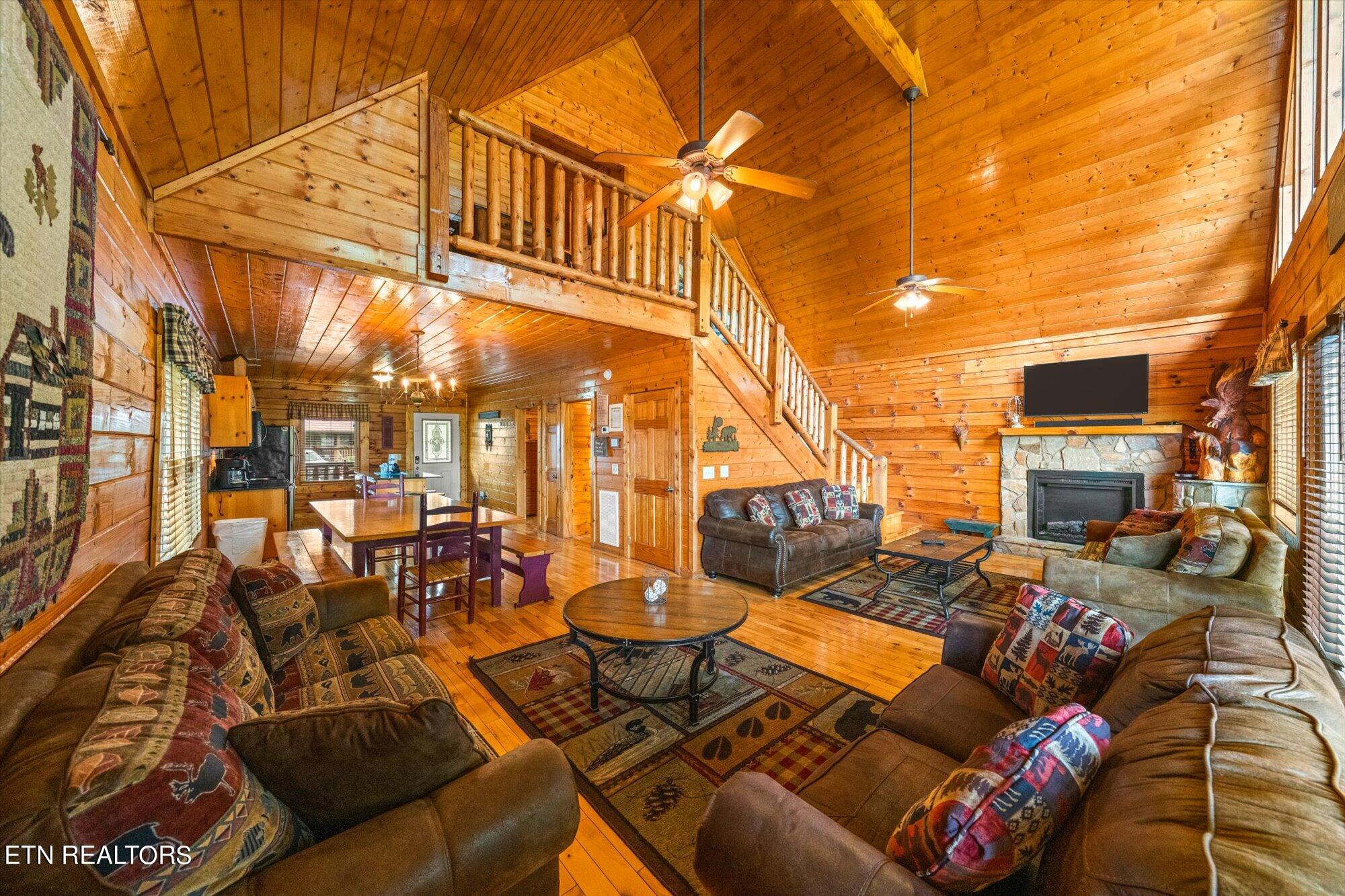 1544 Rainbow Ridge Way Property Photo 6