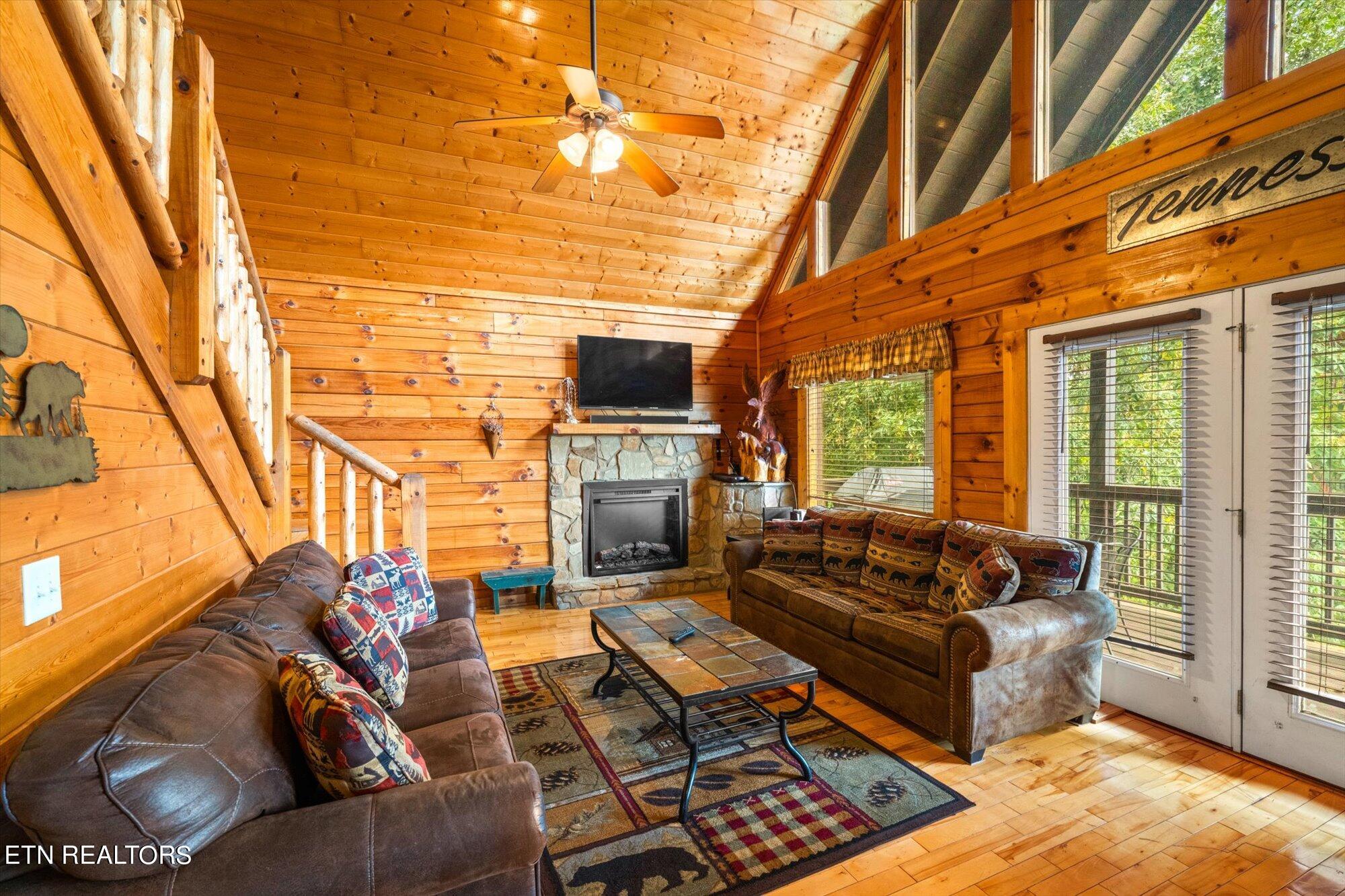 1544 Rainbow Ridge Way Property Photo 8