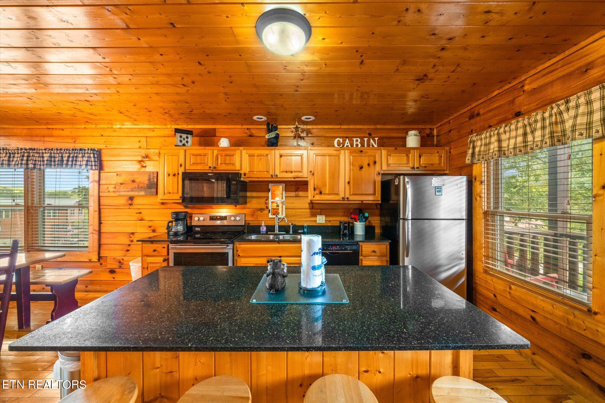 1544 Rainbow Ridge Way Property Photo 9