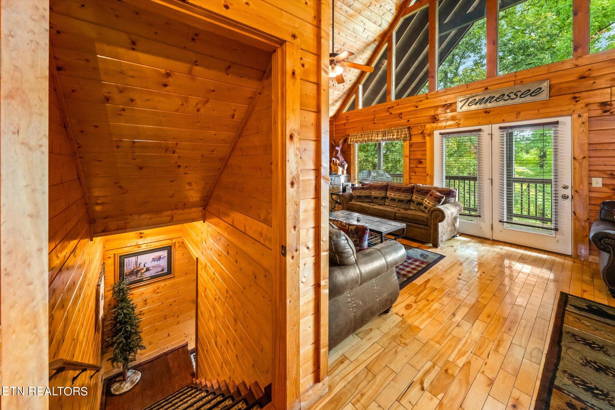1544 Rainbow Ridge Way Property Photo 28