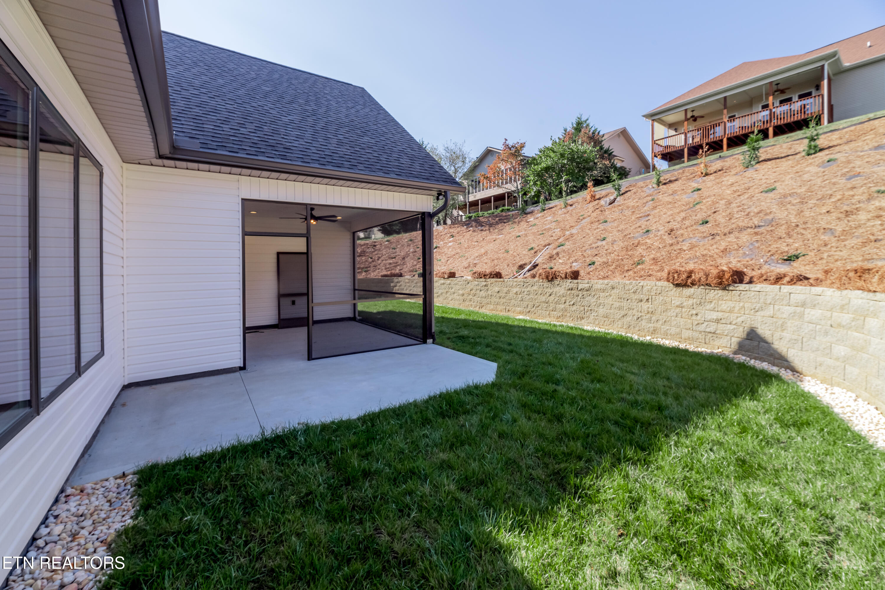 111 Oonoga Way Property Photo 5