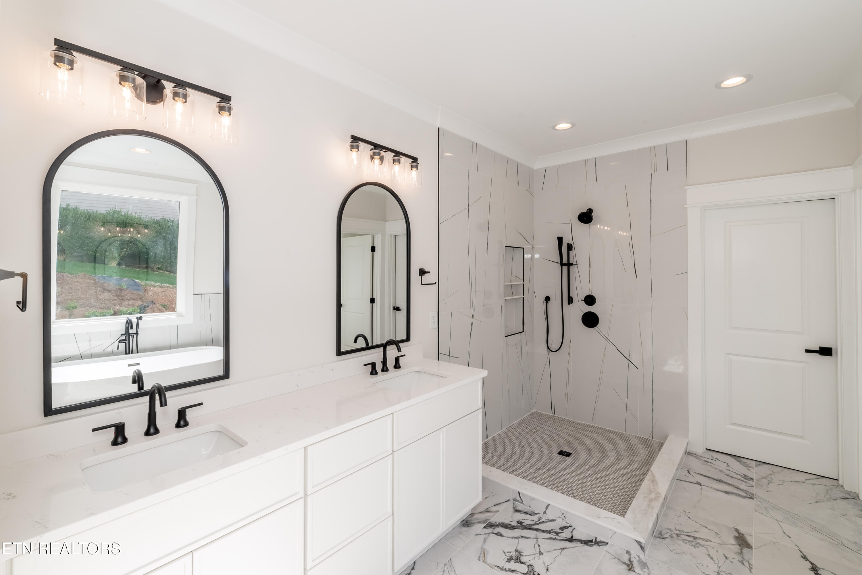 111 Oonoga Way Property Photo 31