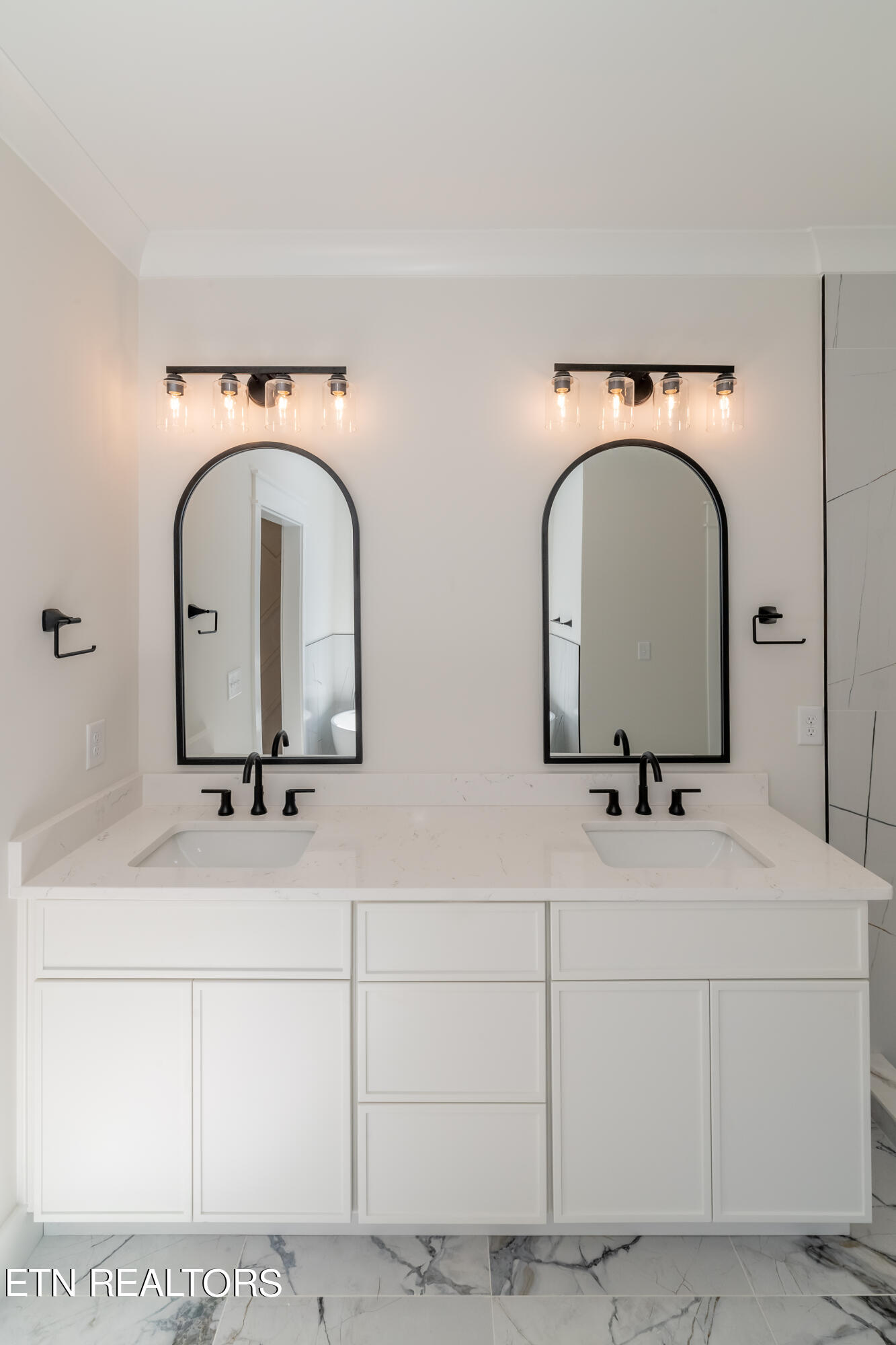 111 Oonoga Way Property Photo 32