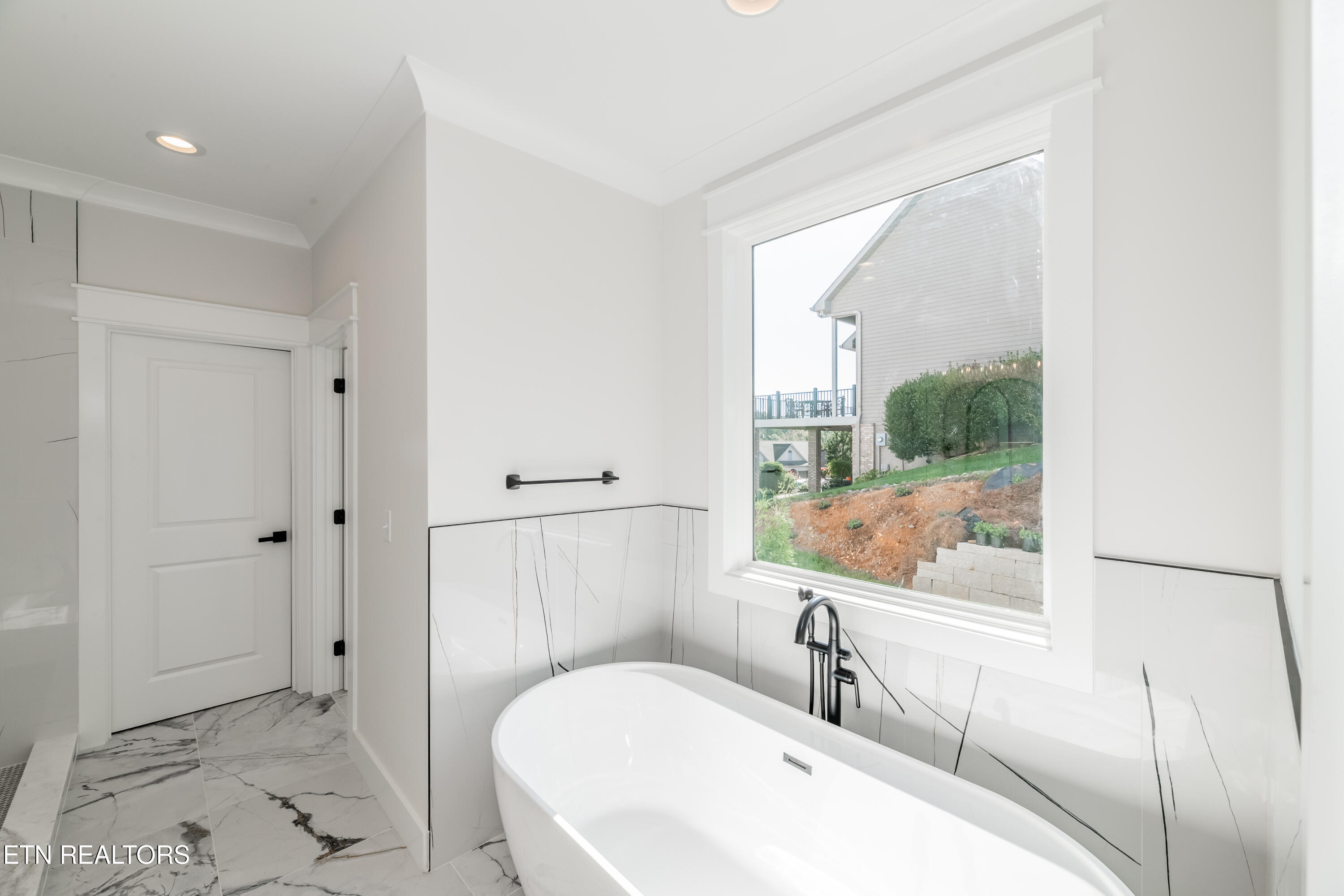111 Oonoga Way Property Photo 33