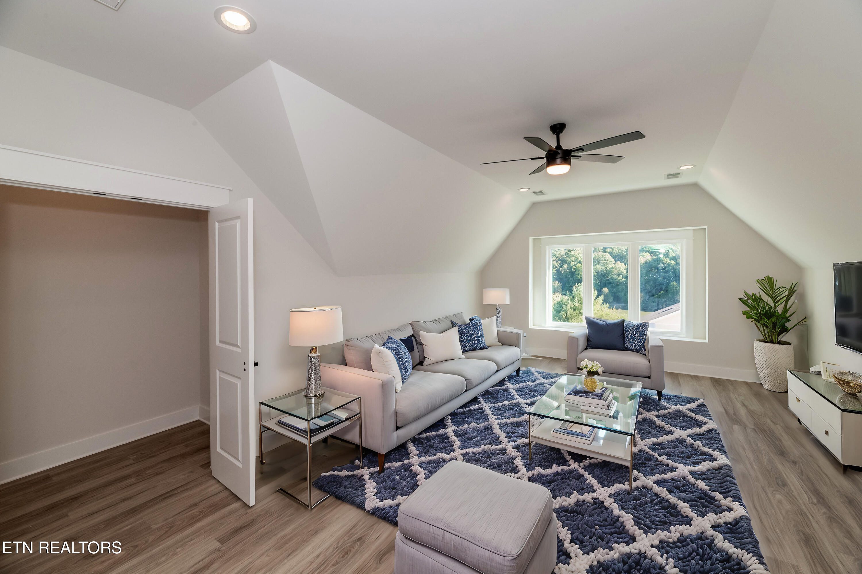 111 Oonoga Way Property Photo 36