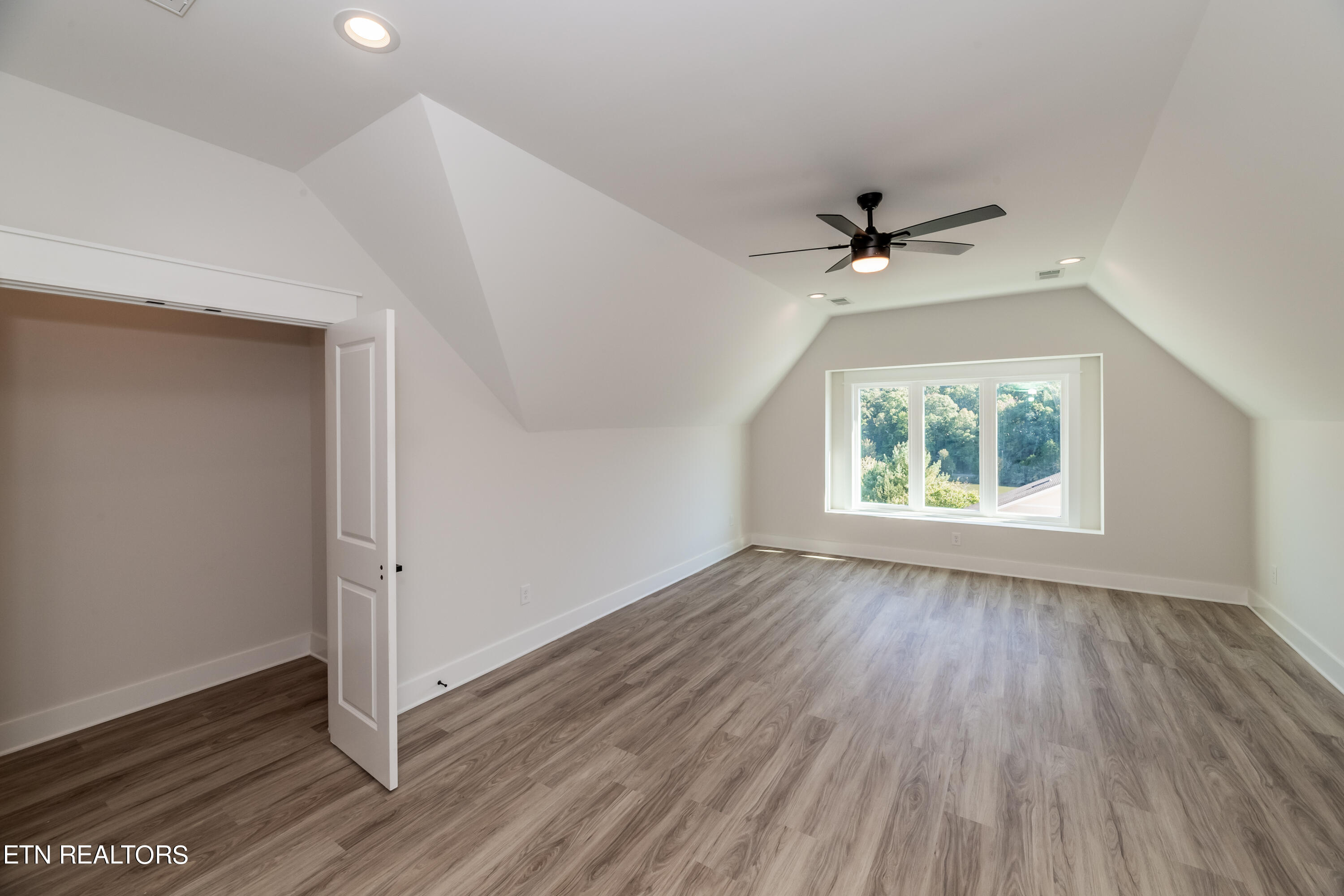 111 Oonoga Way Property Photo 37
