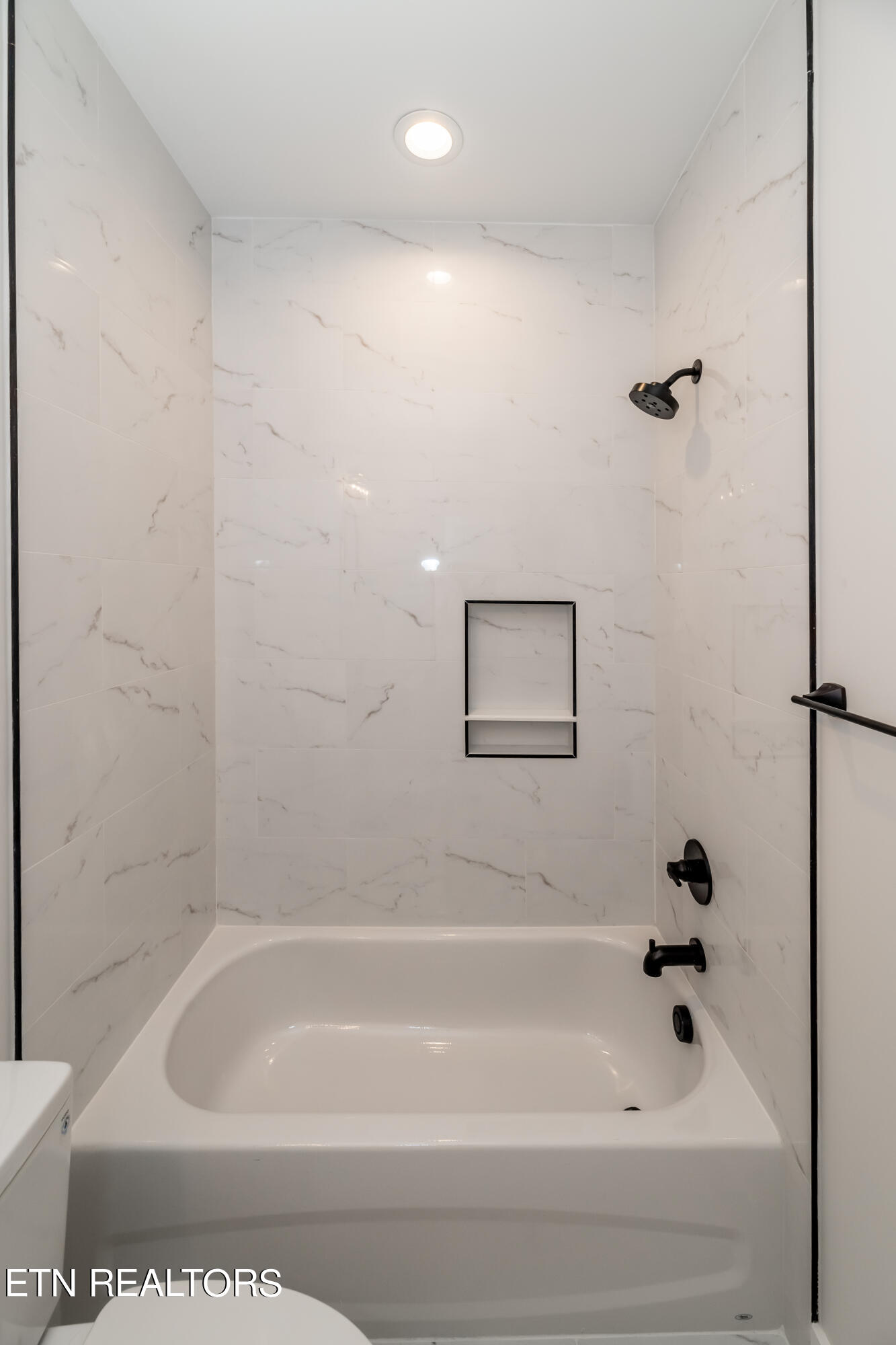 111 Oonoga Way Property Photo 40