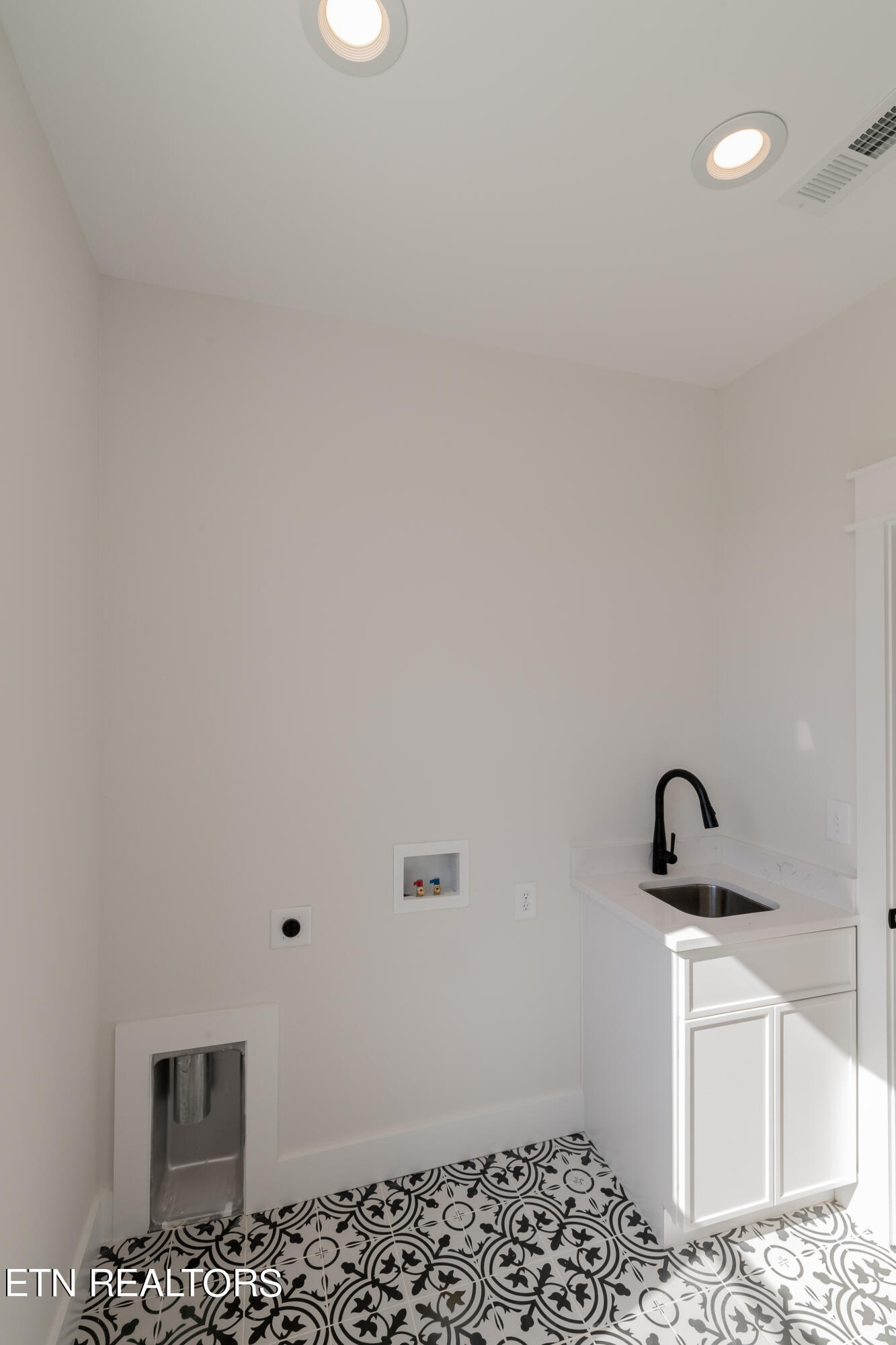 111 Oonoga Way Property Photo 49