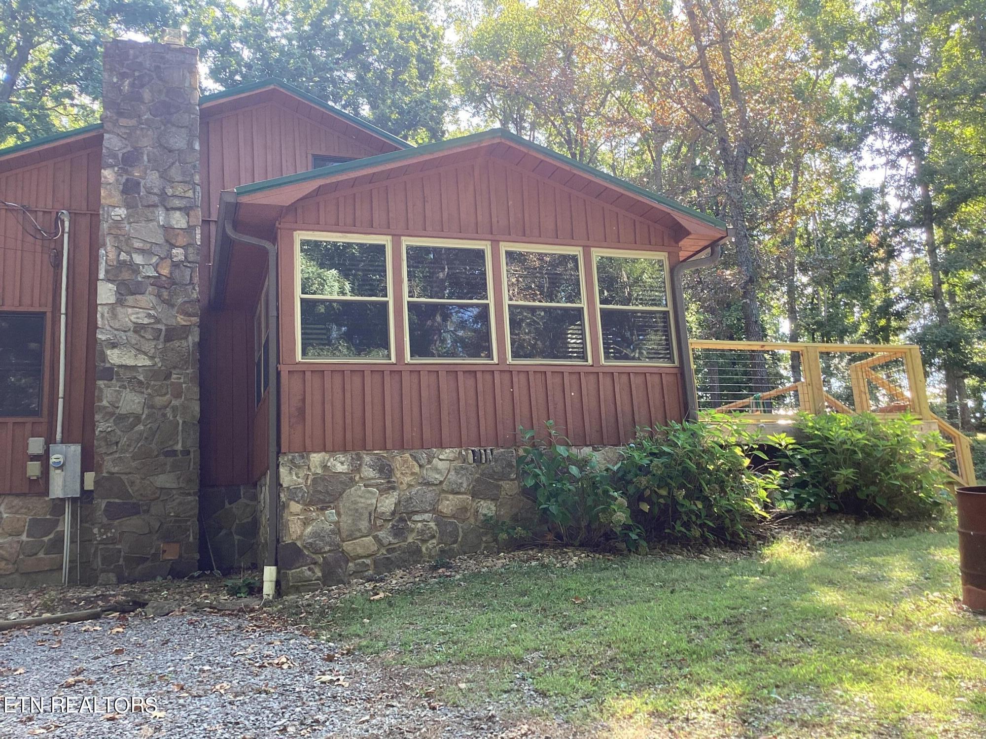 1408 Warrensburg Rd Property Photo 4
