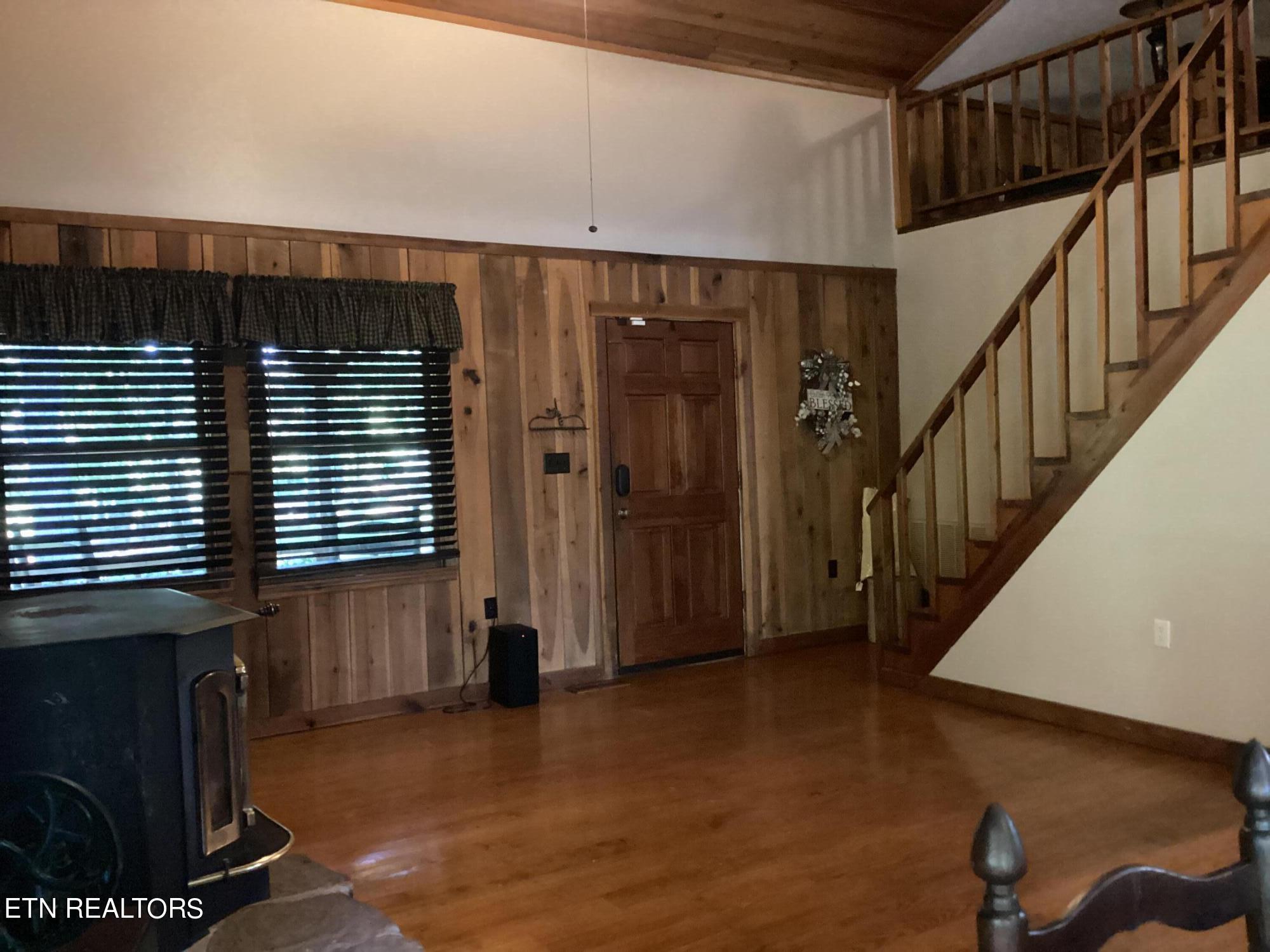 1408 Warrensburg Rd Property Photo 5