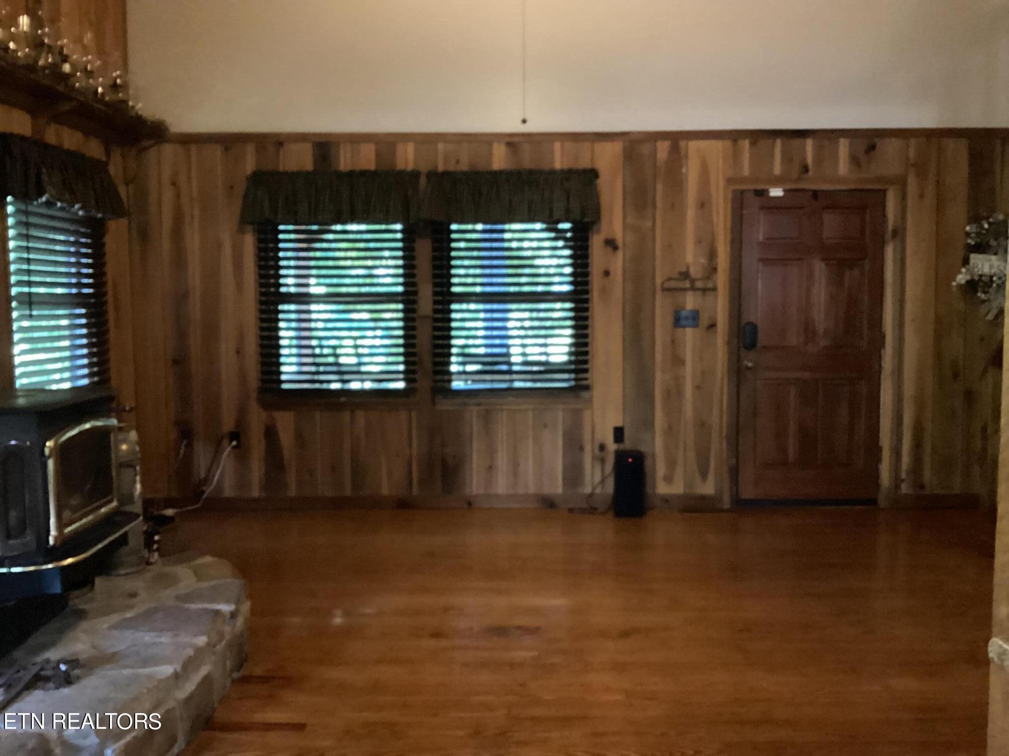 1408 Warrensburg Rd Property Photo 7