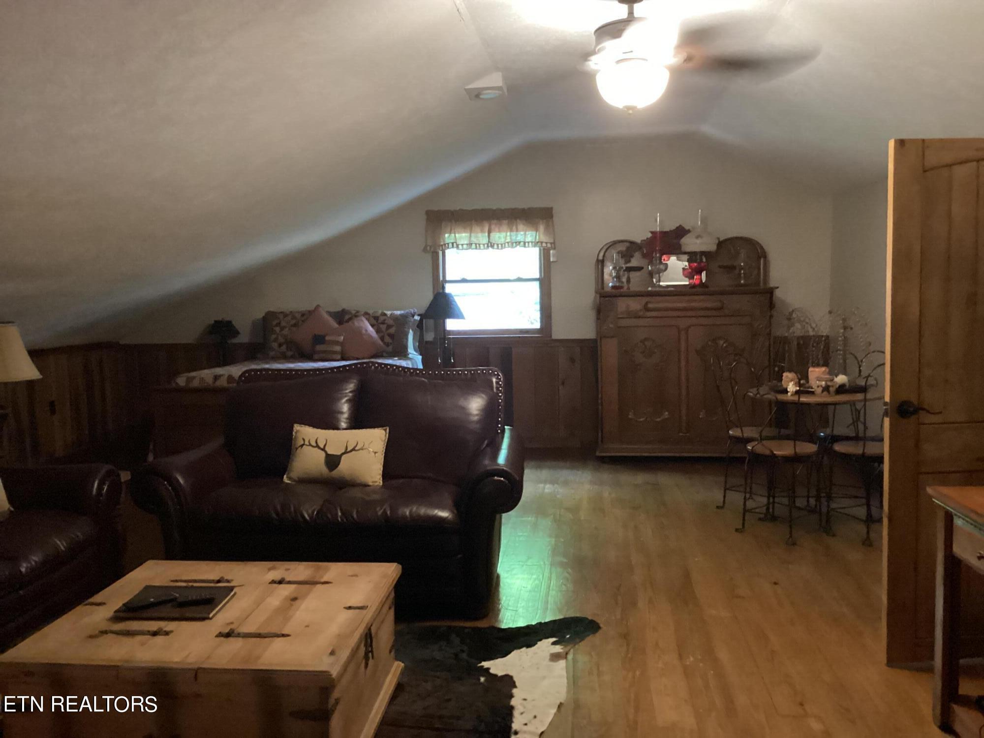 1408 Warrensburg Rd Property Photo 15
