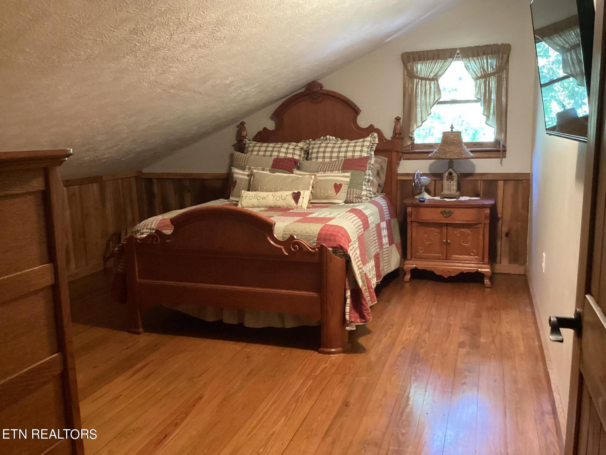 1408 Warrensburg Rd Property Photo 20