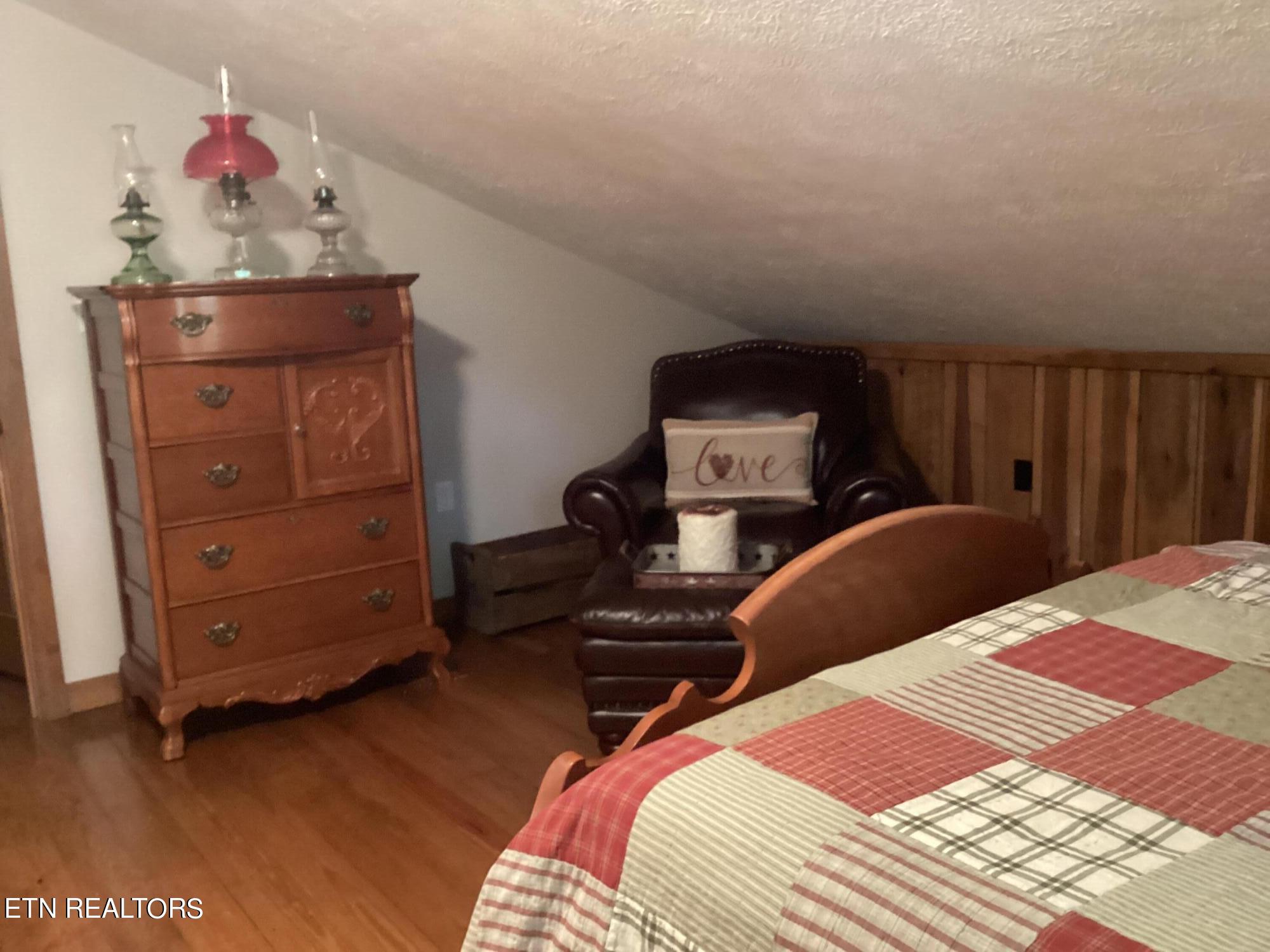 1408 Warrensburg Rd Property Photo 21