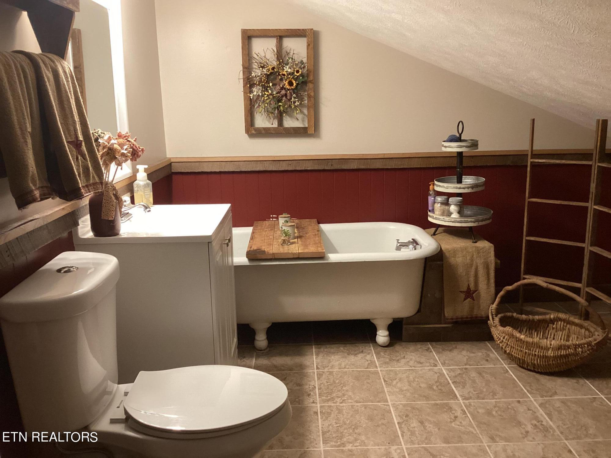 1408 Warrensburg Rd Property Photo 22