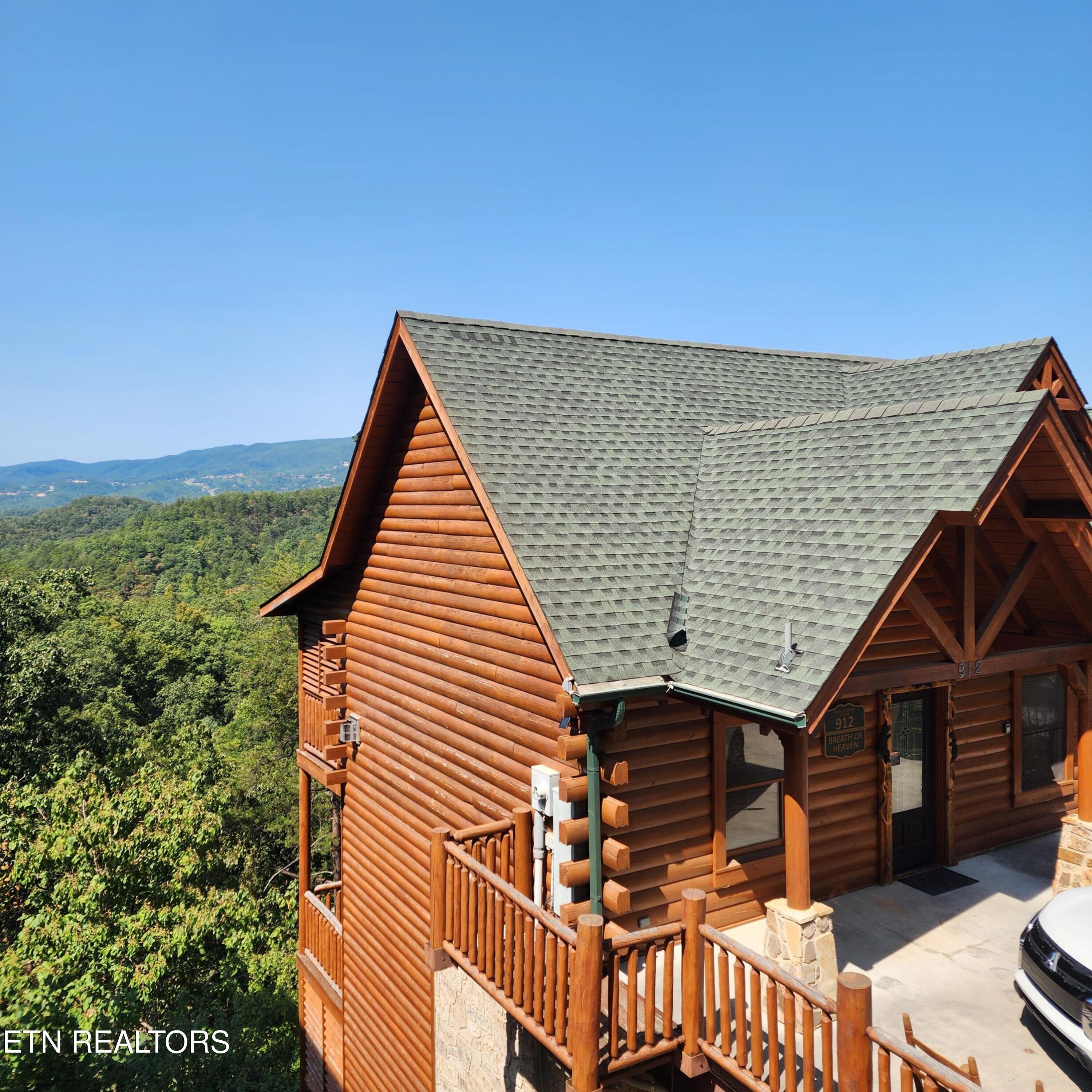 912 Black Bear Cub Way Property Photo 4
