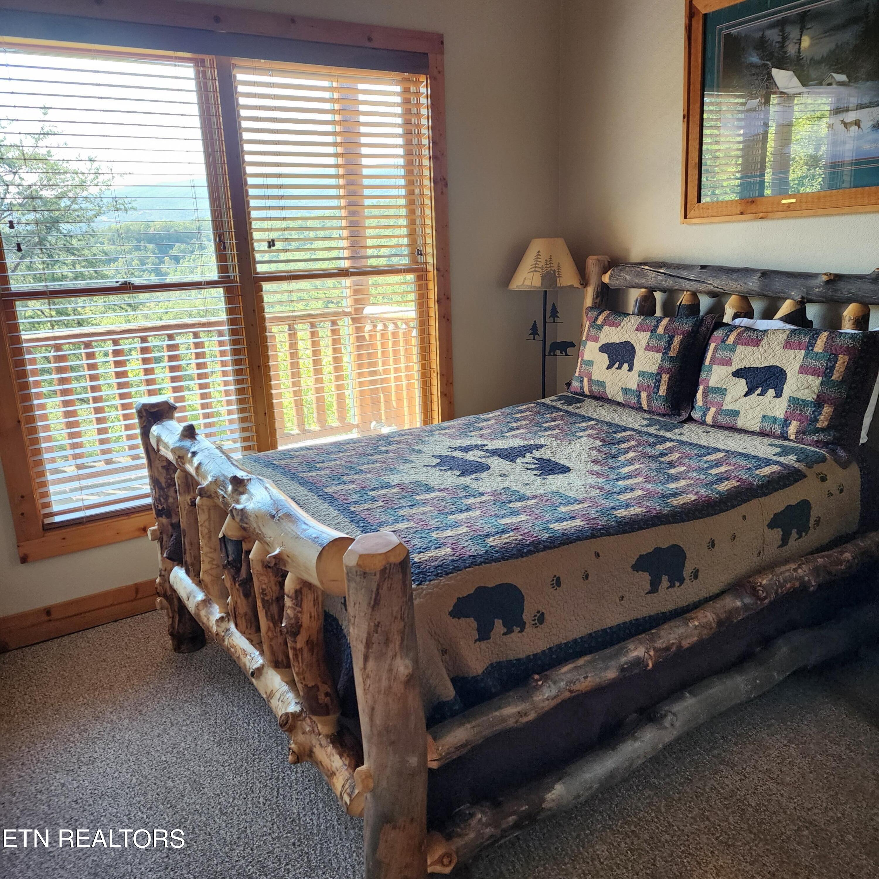912 Black Bear Cub Way Property Photo 11