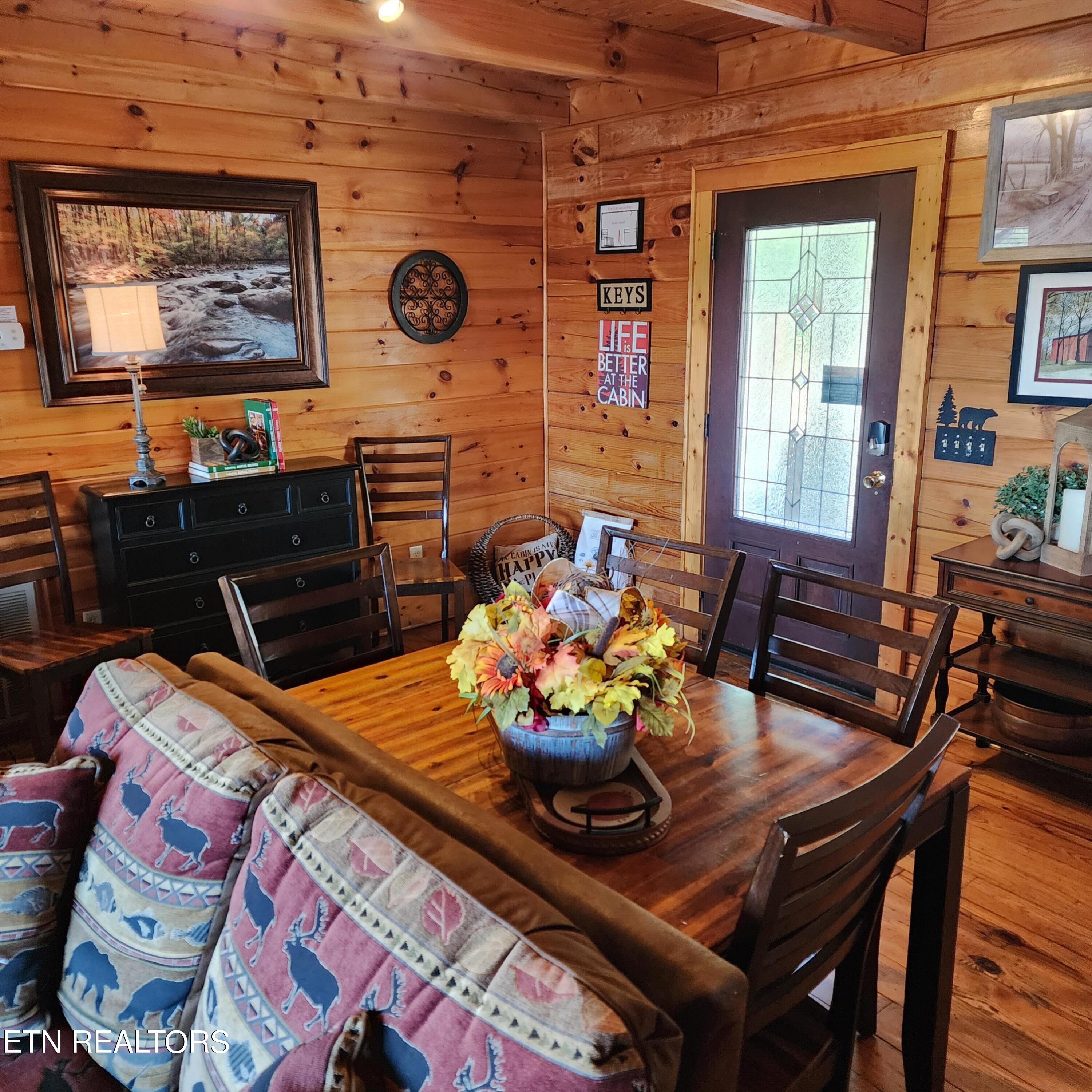 912 Black Bear Cub Way Property Photo 14
