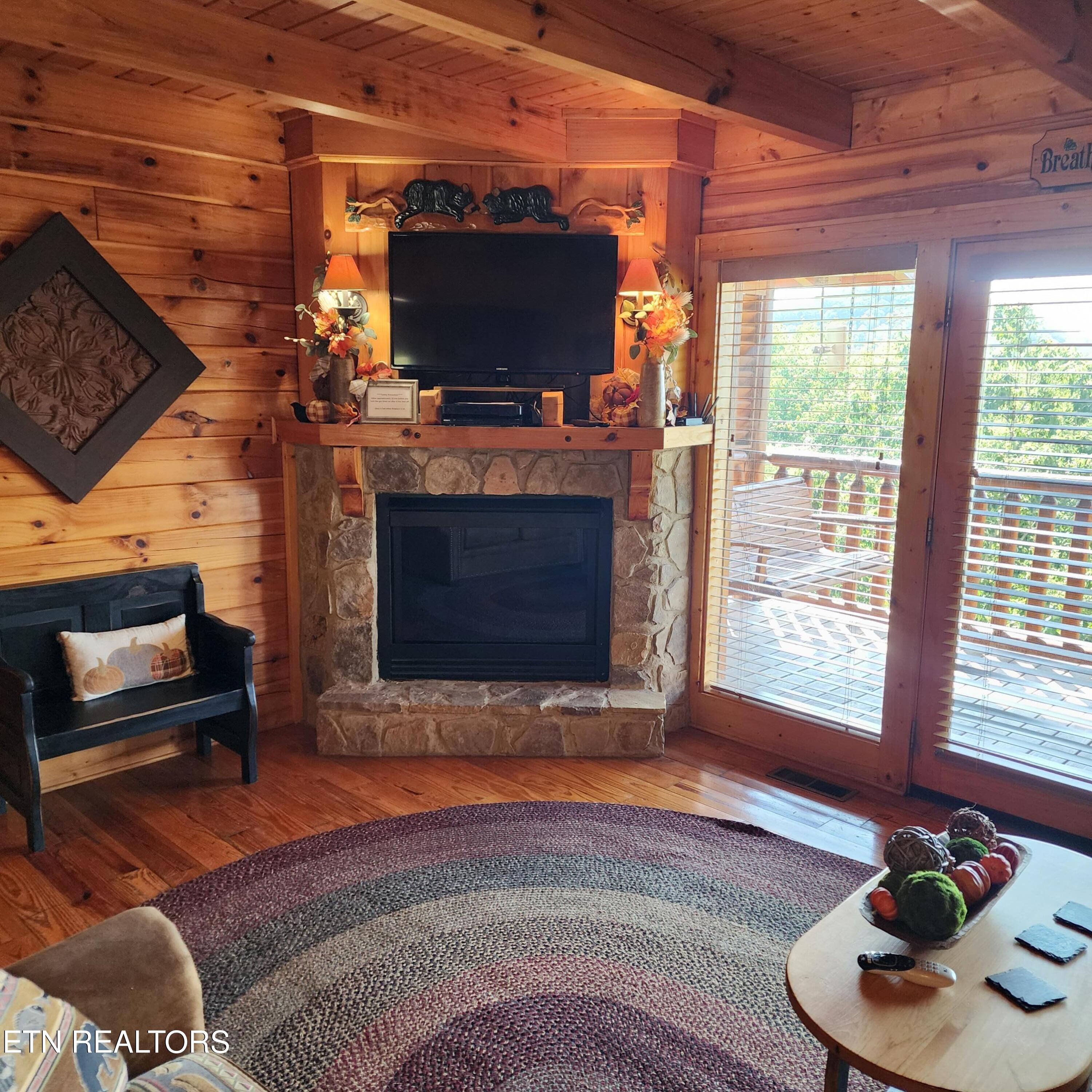 912 Black Bear Cub Way Property Photo 16