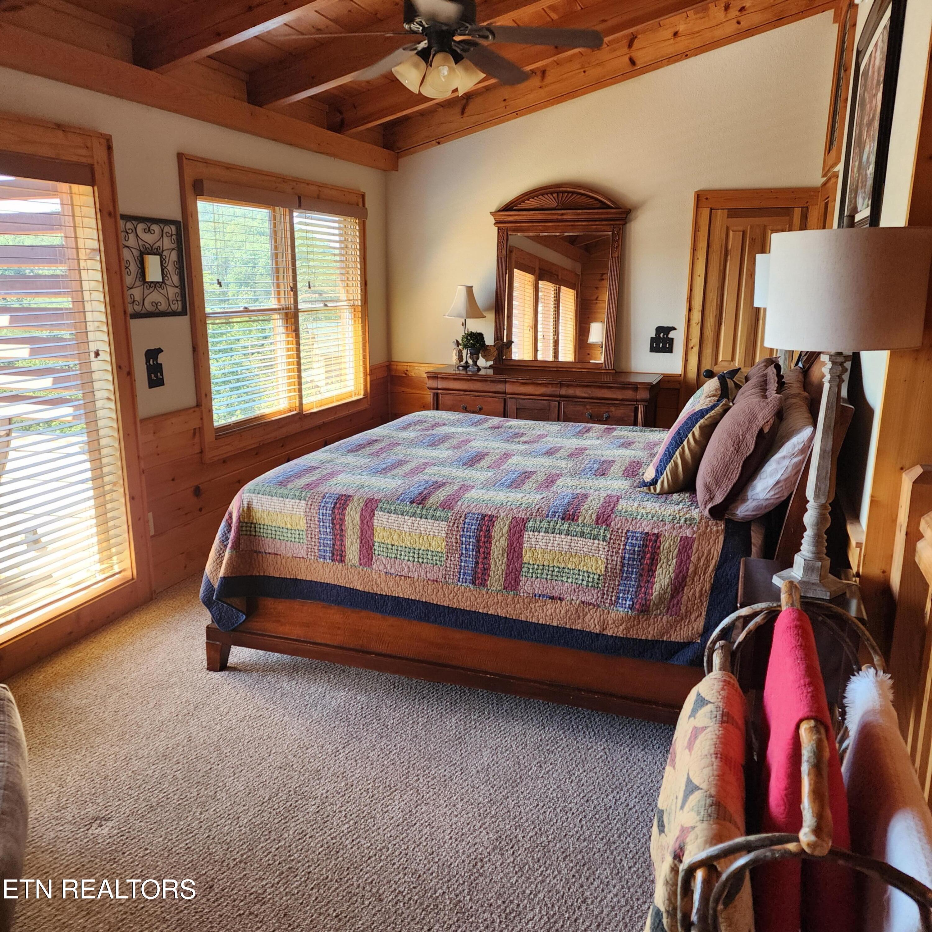 912 Black Bear Cub Way Property Photo 24