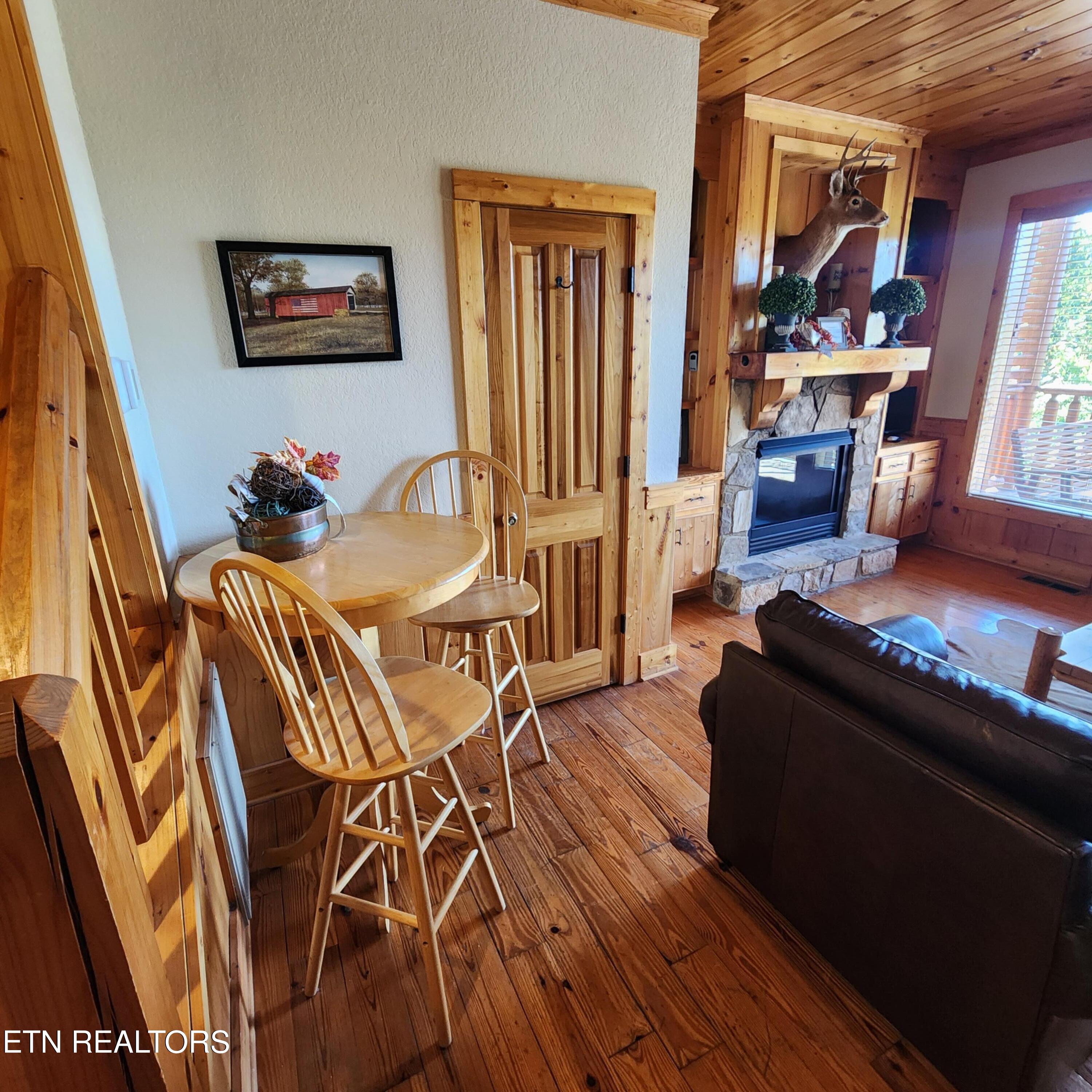 912 Black Bear Cub Way Property Photo 33