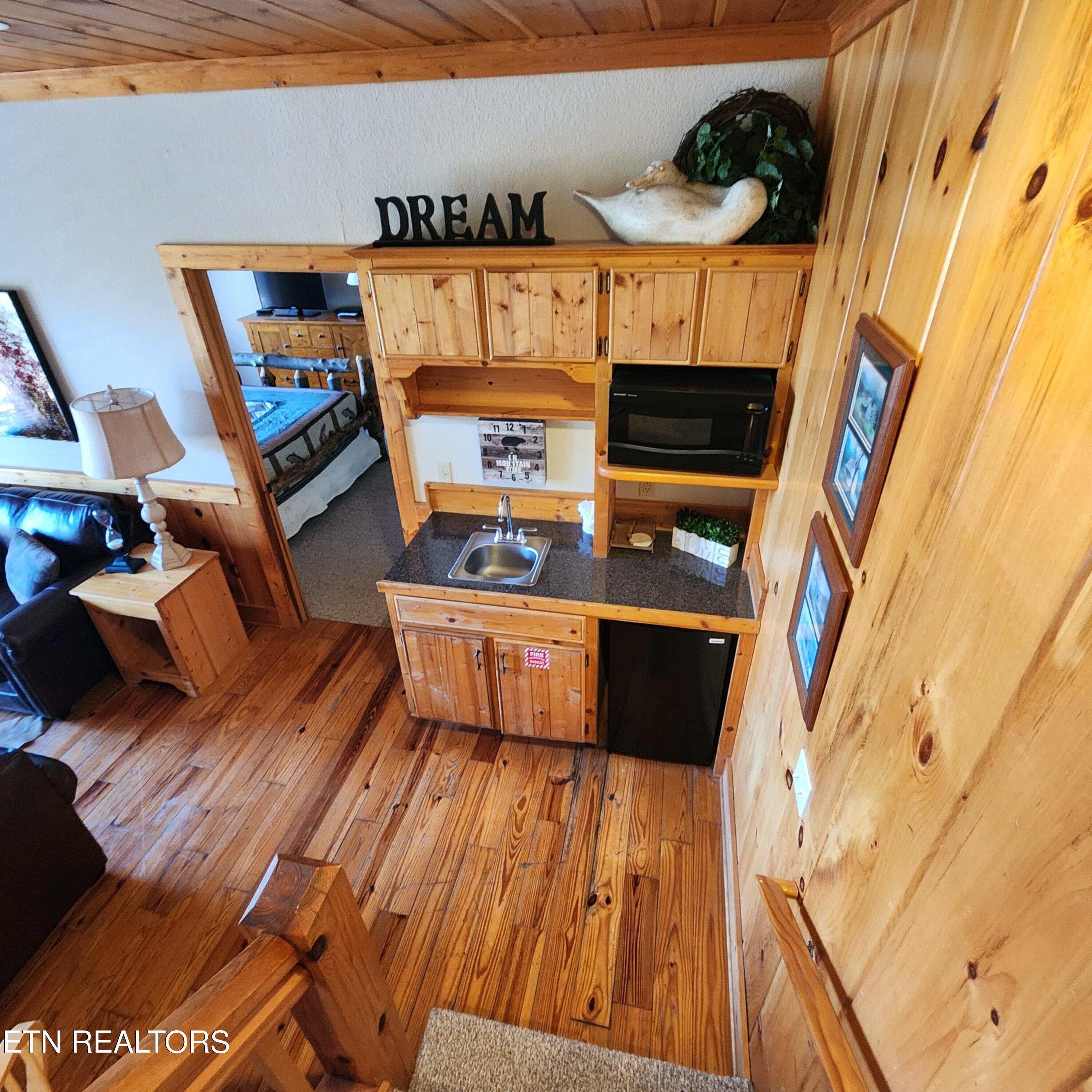 912 Black Bear Cub Way Property Photo 36