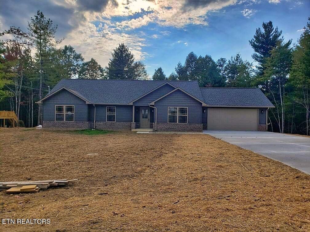 686 Taylon Lane Property Photo 1