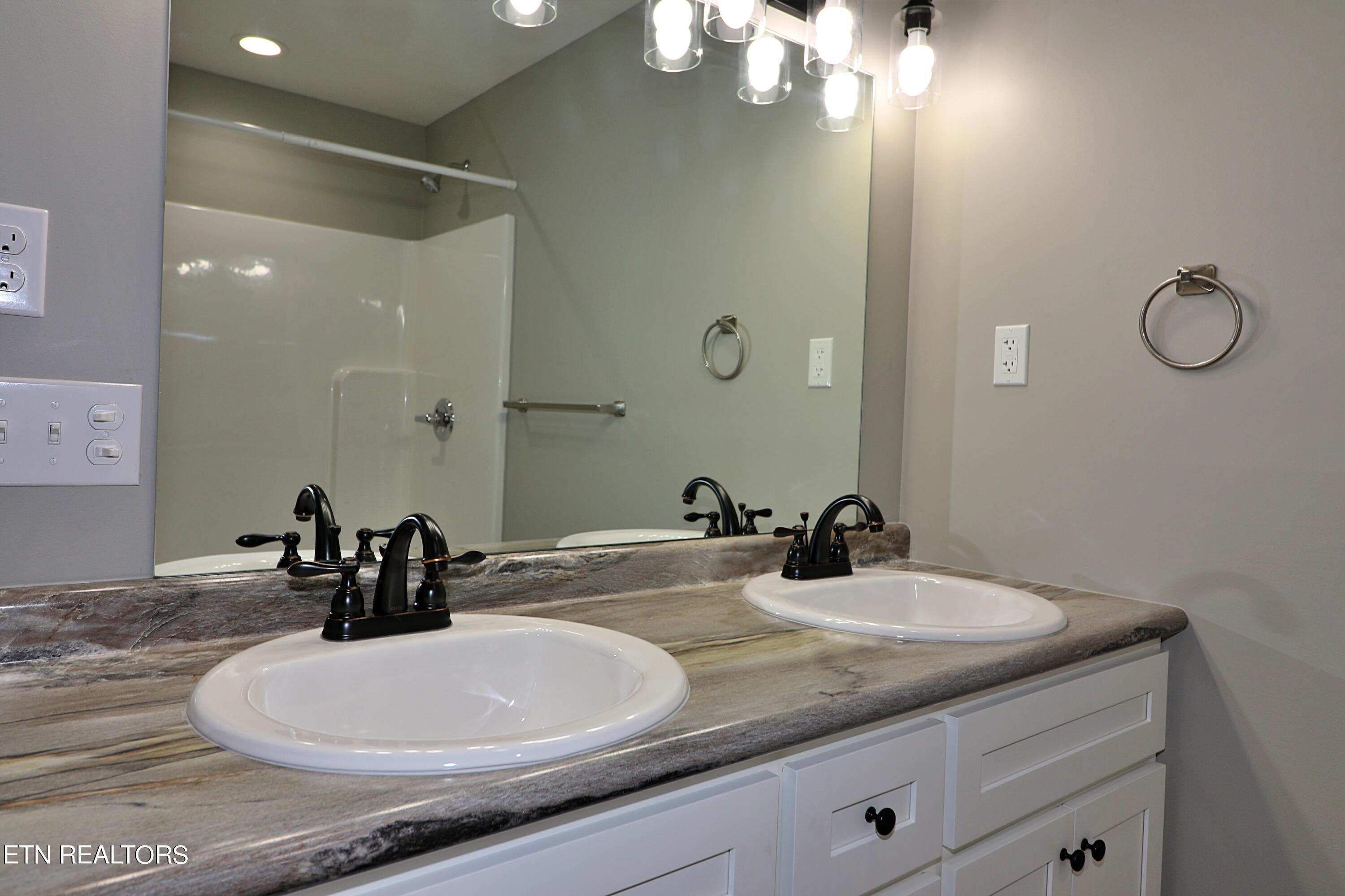 686 Taylon Lane Property Photo 25