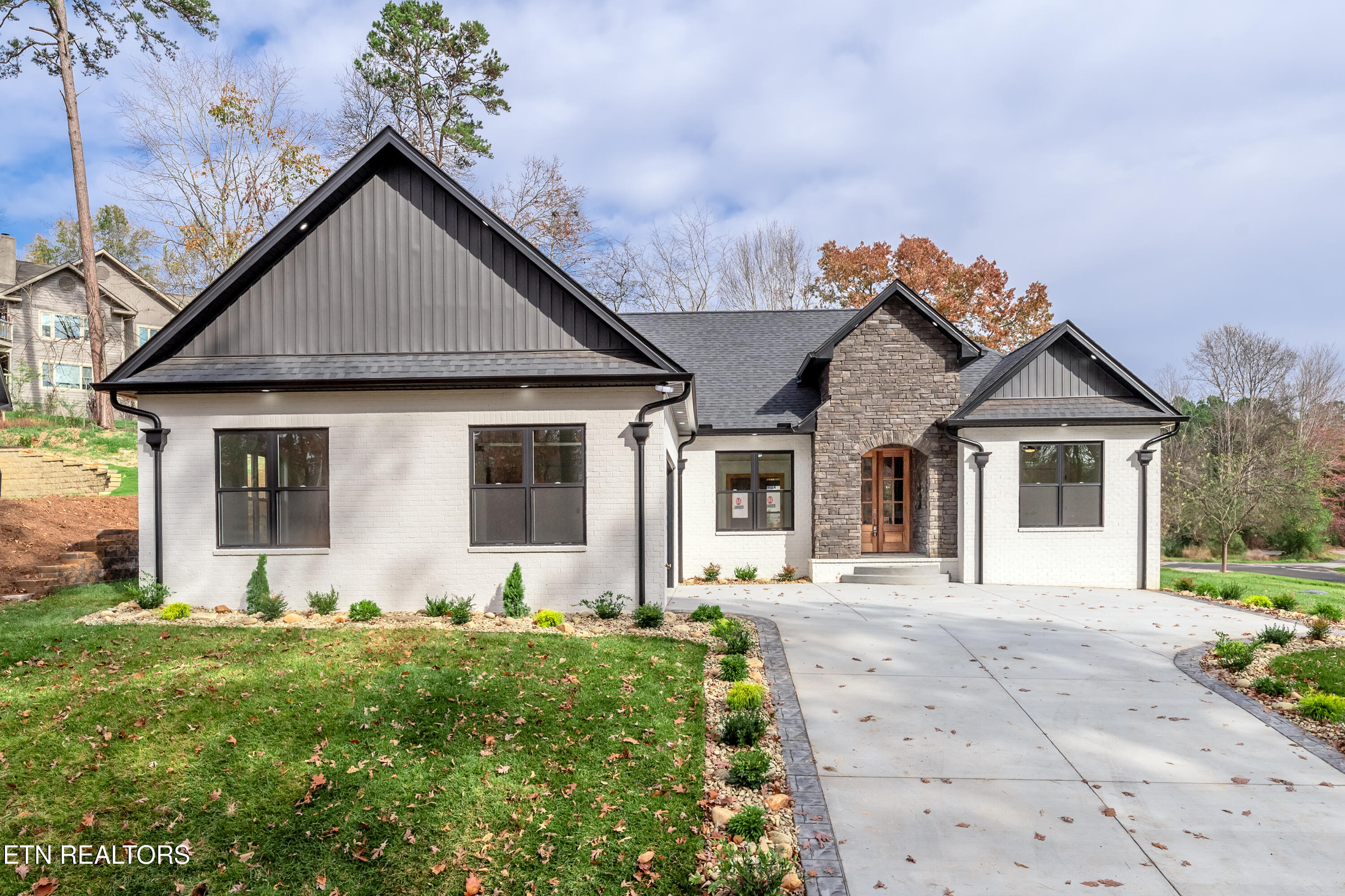 200 Kawga Lane Property Photo 1