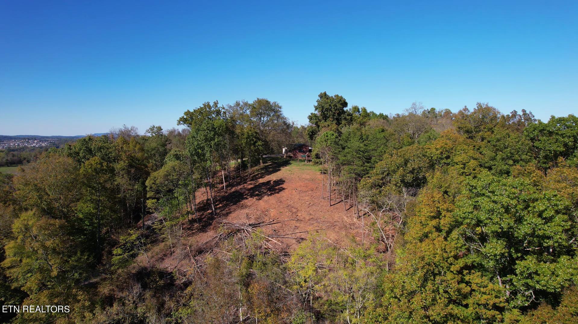 1040 Loop Rd Property Photo 5