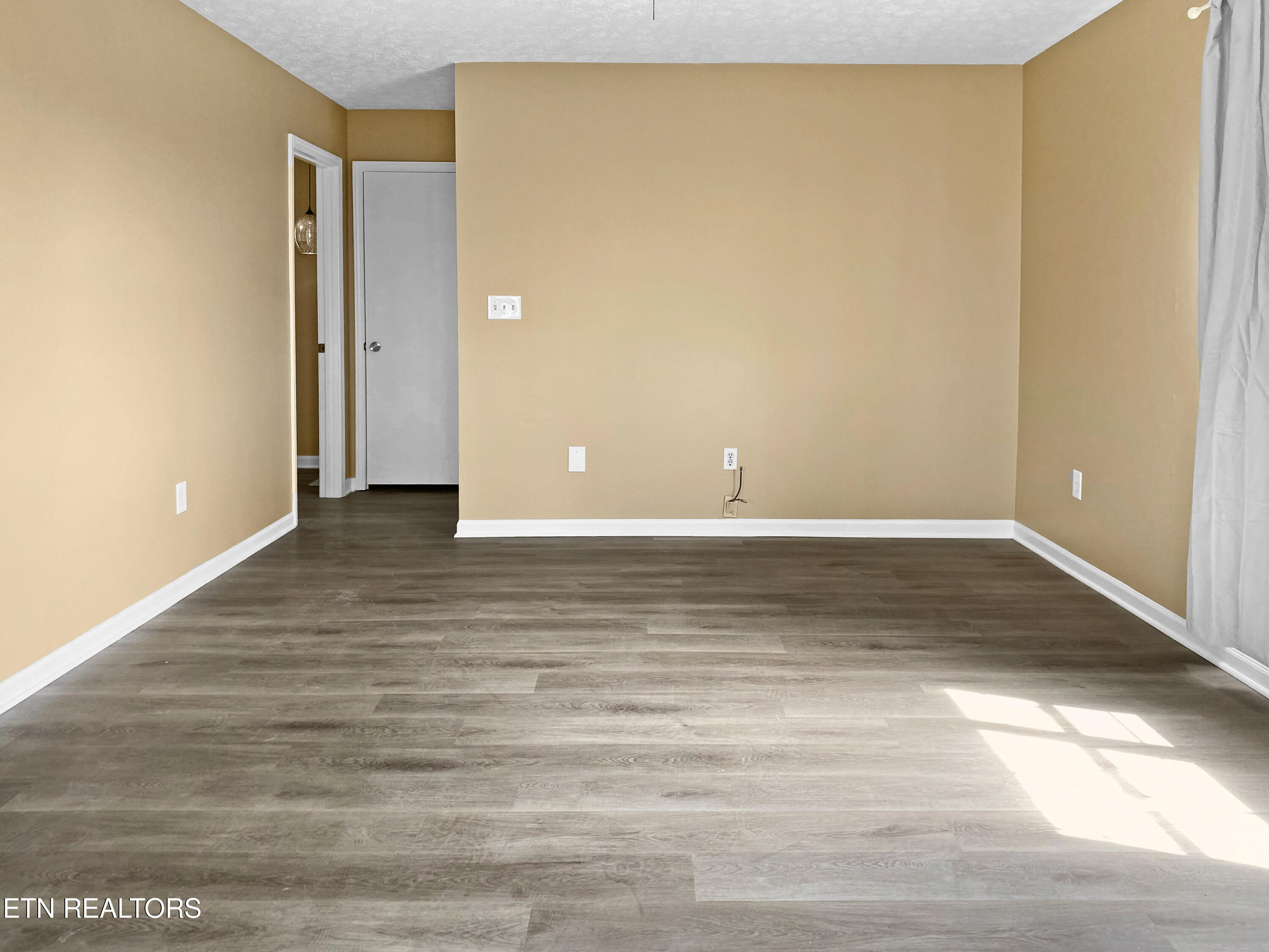 1040 Loop Rd Property Photo 11