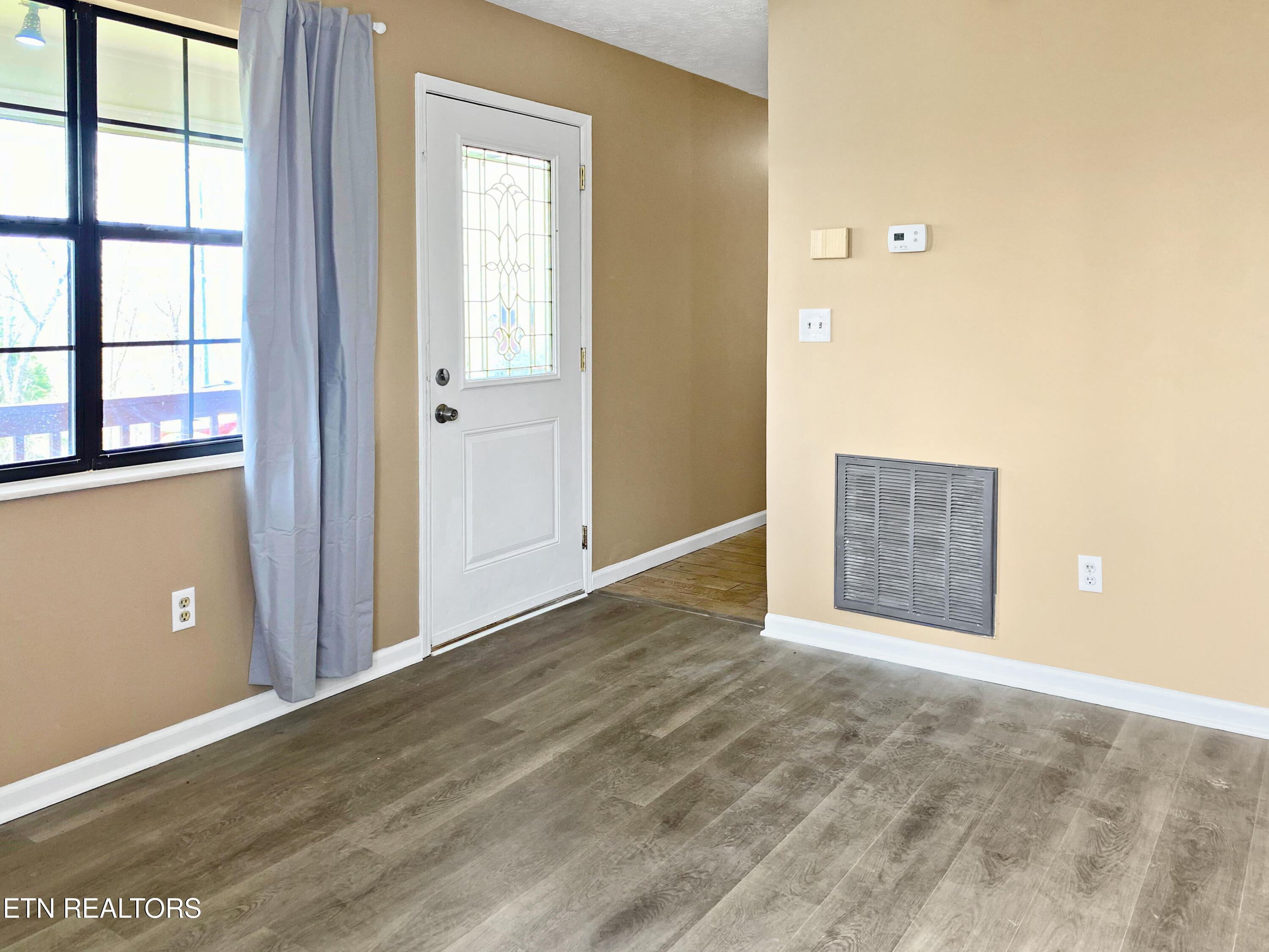 1040 Loop Rd Property Photo 12