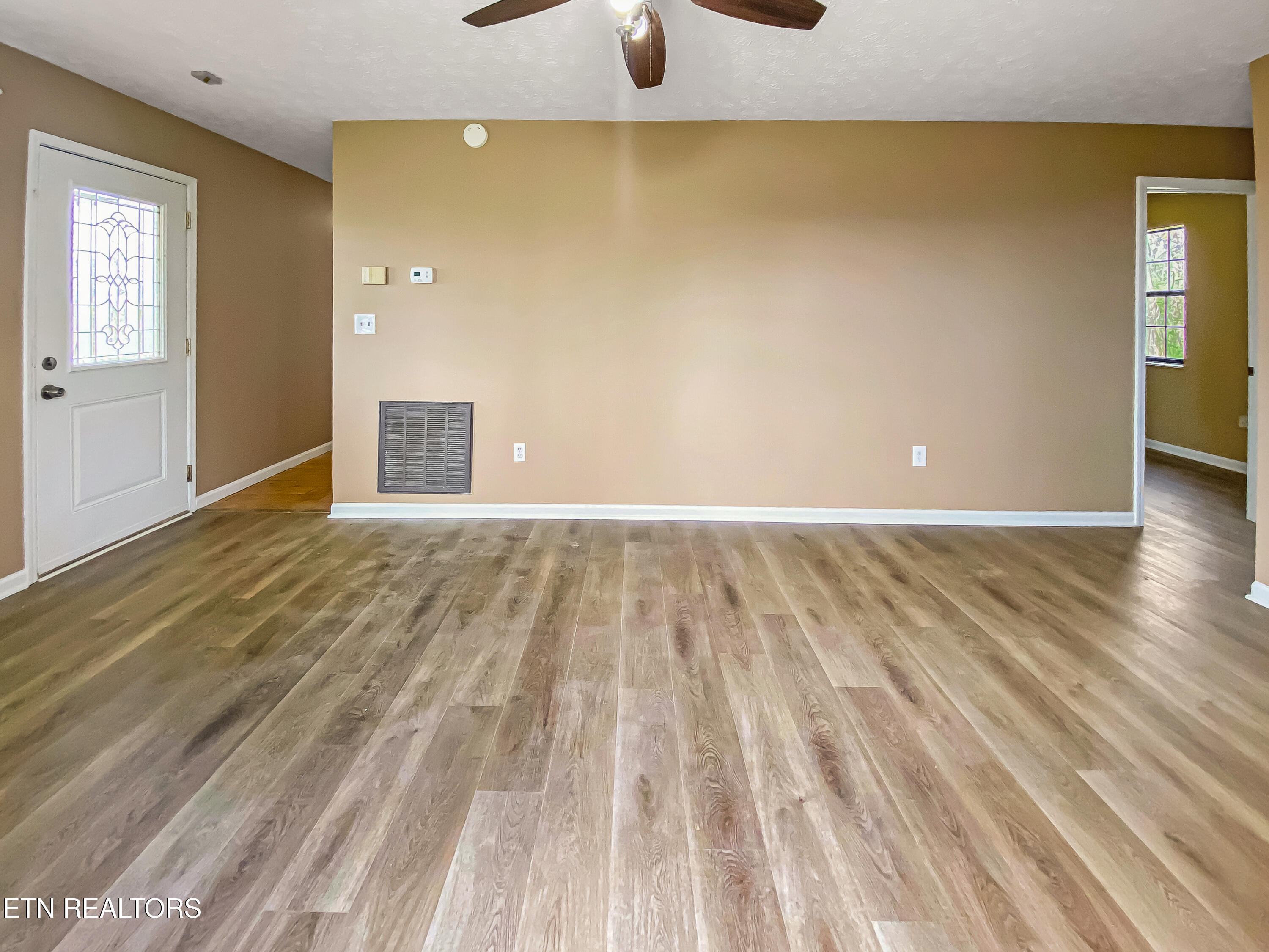 1040 Loop Rd Property Photo 13