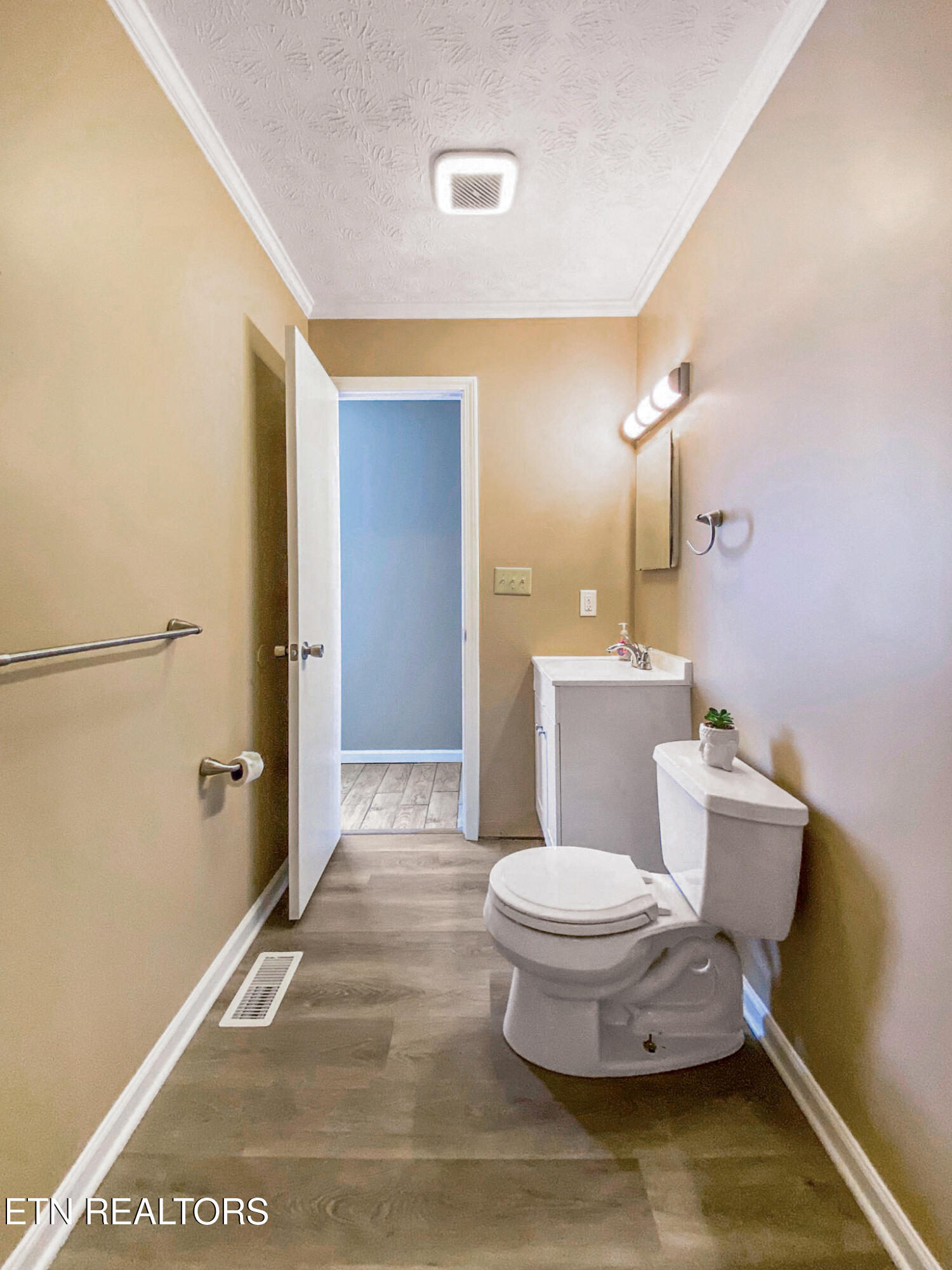 1040 Loop Rd Property Photo 18