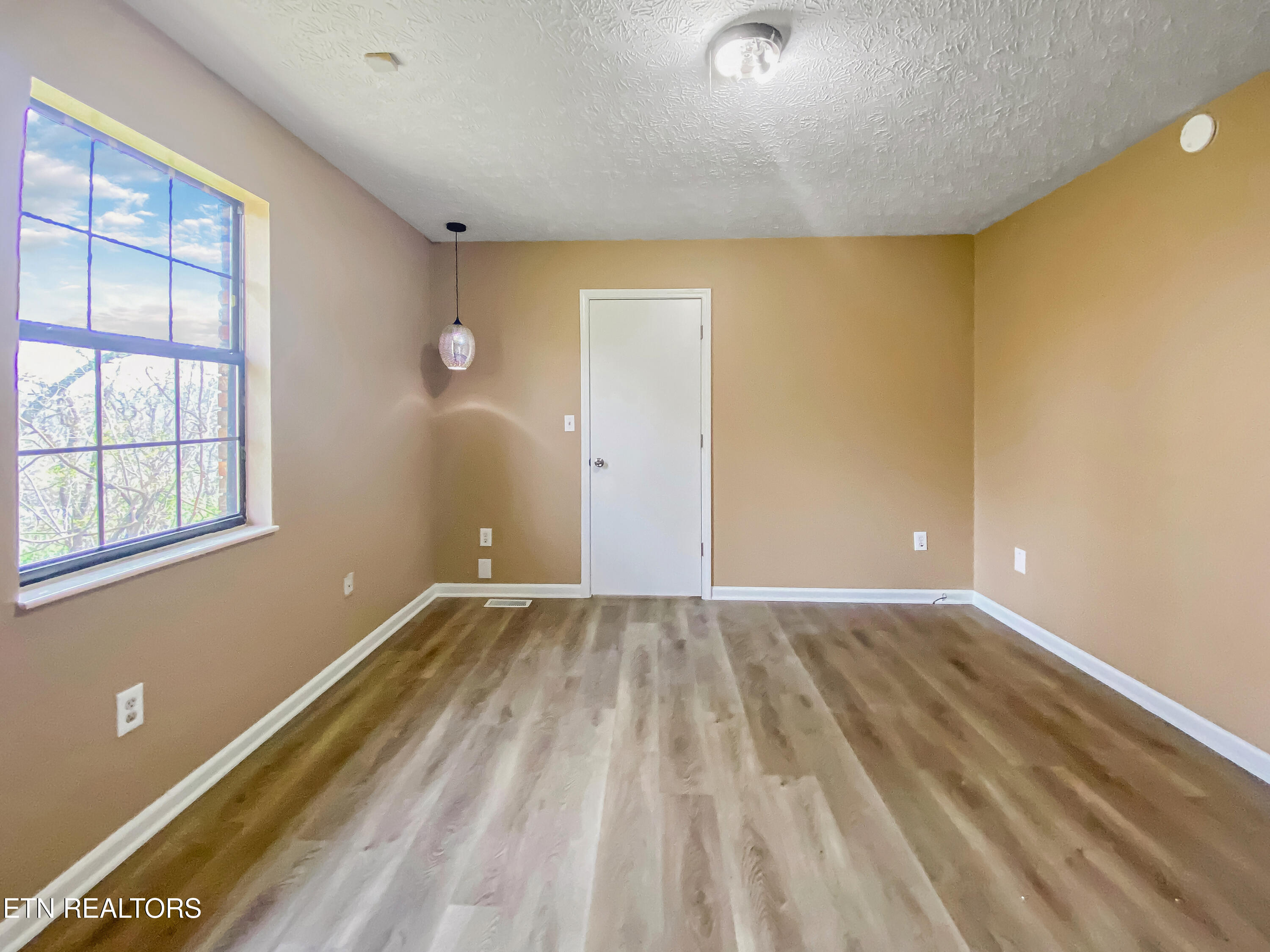 1040 Loop Rd Property Photo 27