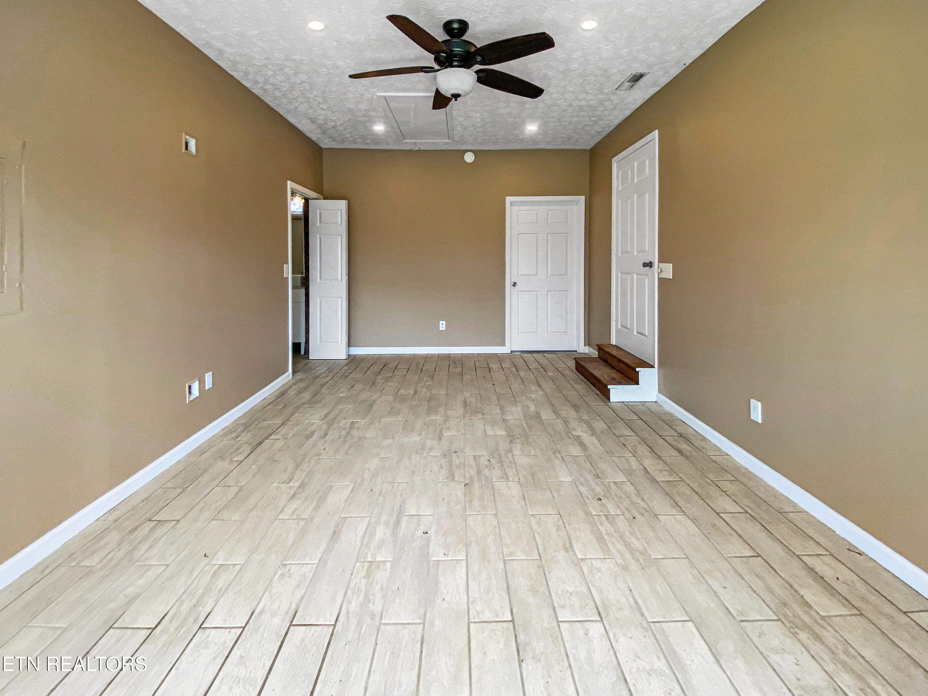1040 Loop Rd Property Photo 33