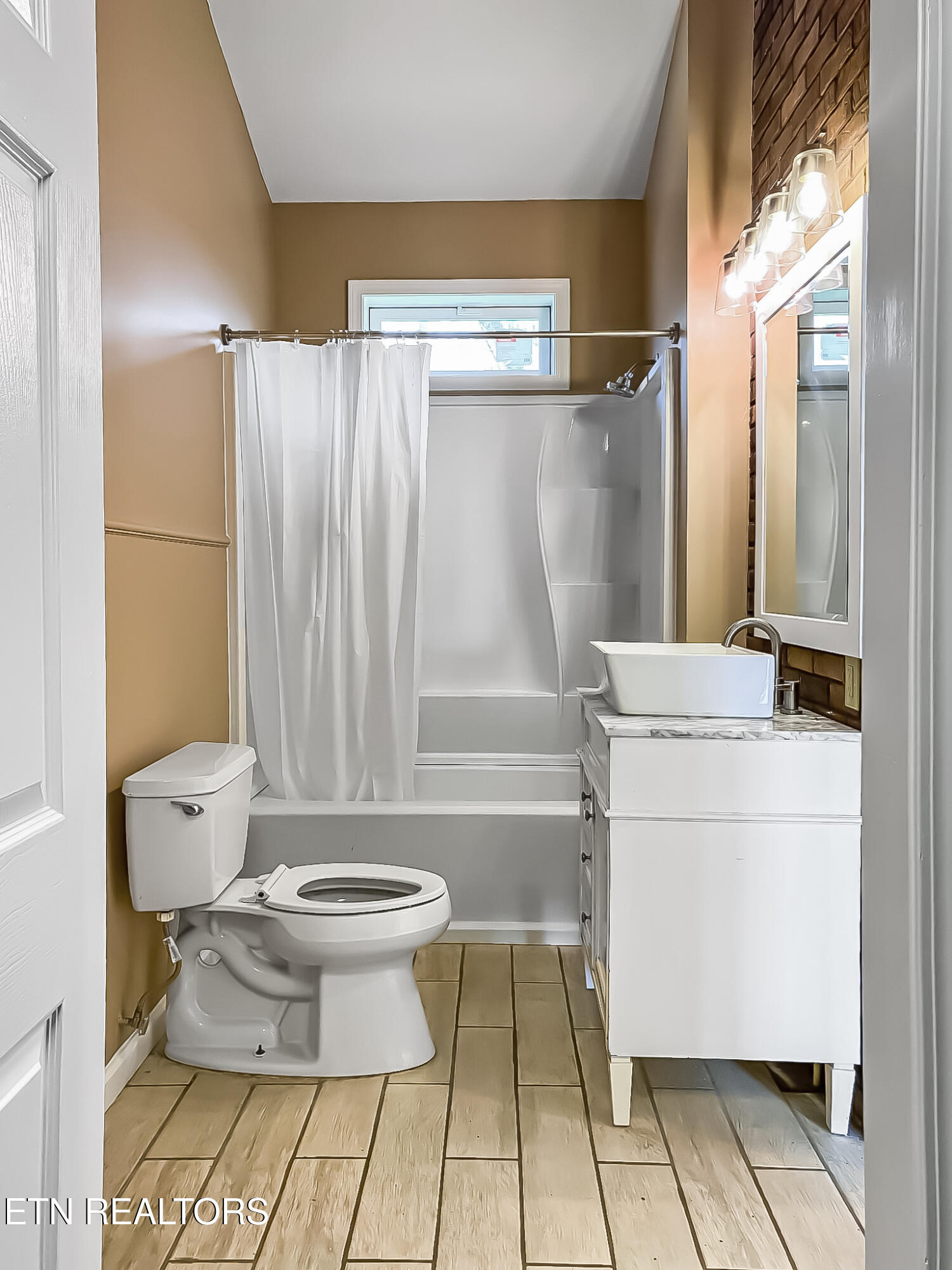 1040 Loop Rd Property Photo 40