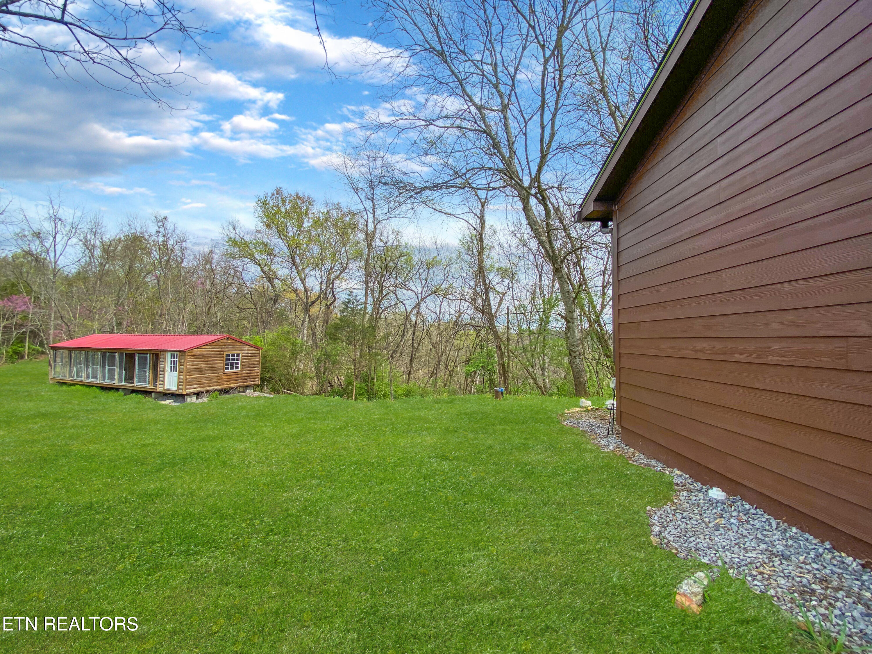 1040 Loop Rd Property Photo 42