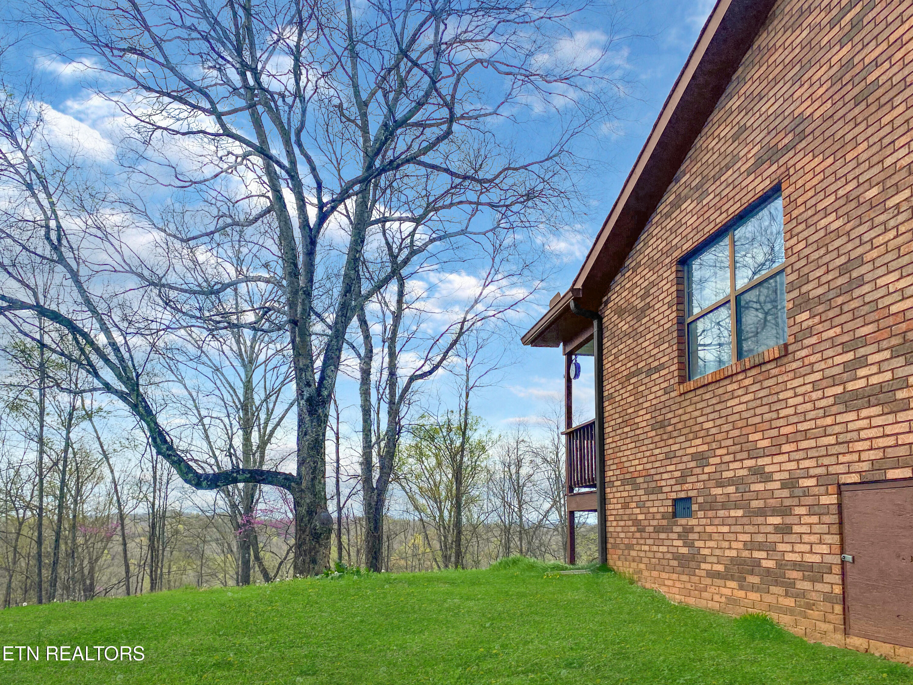 1040 Loop Rd Property Photo 45