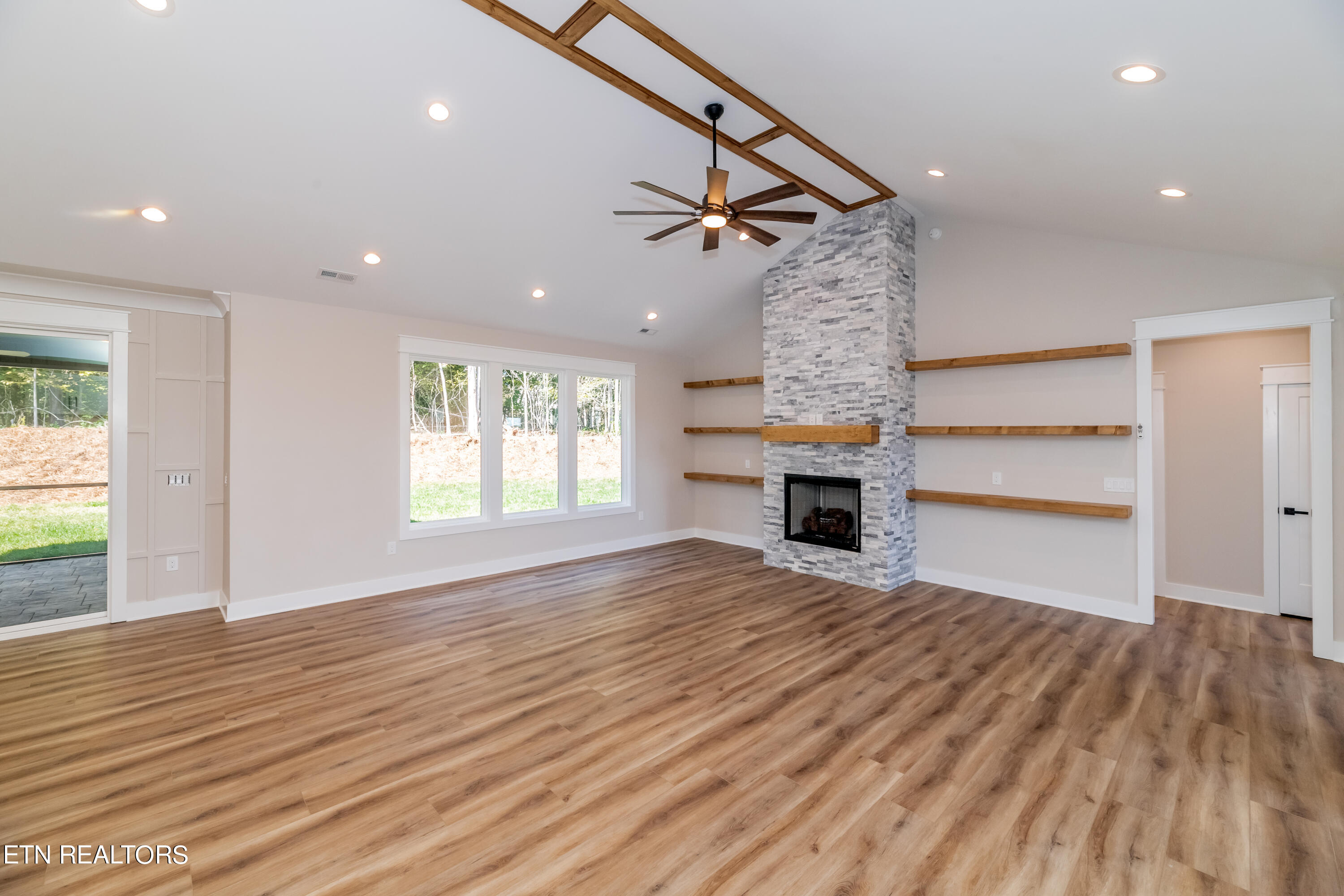 163 Inagehi Way Property Photo 8