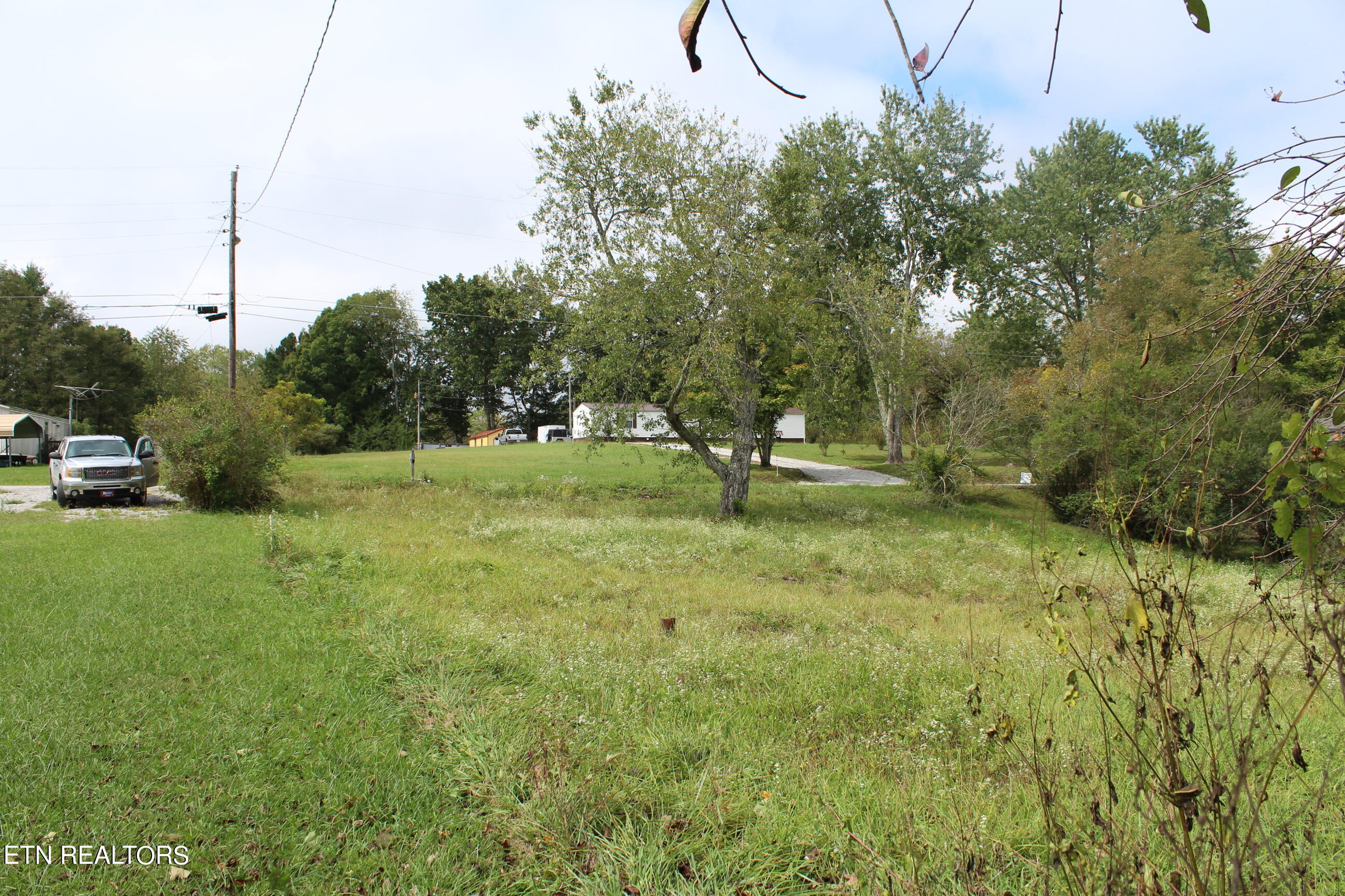 208 Garrett St Property Photo 5