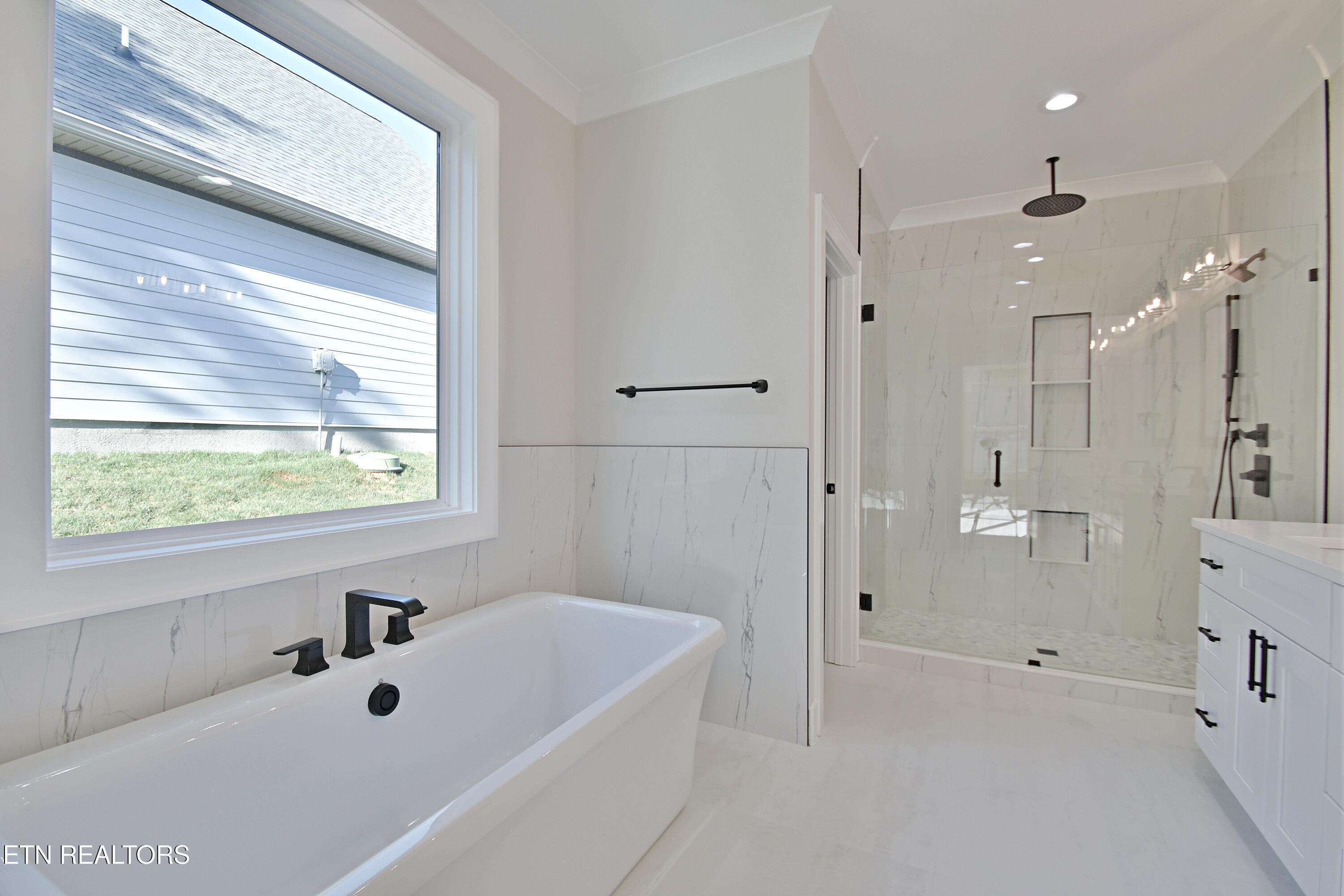 106 Ootsima Way Property Photo 28